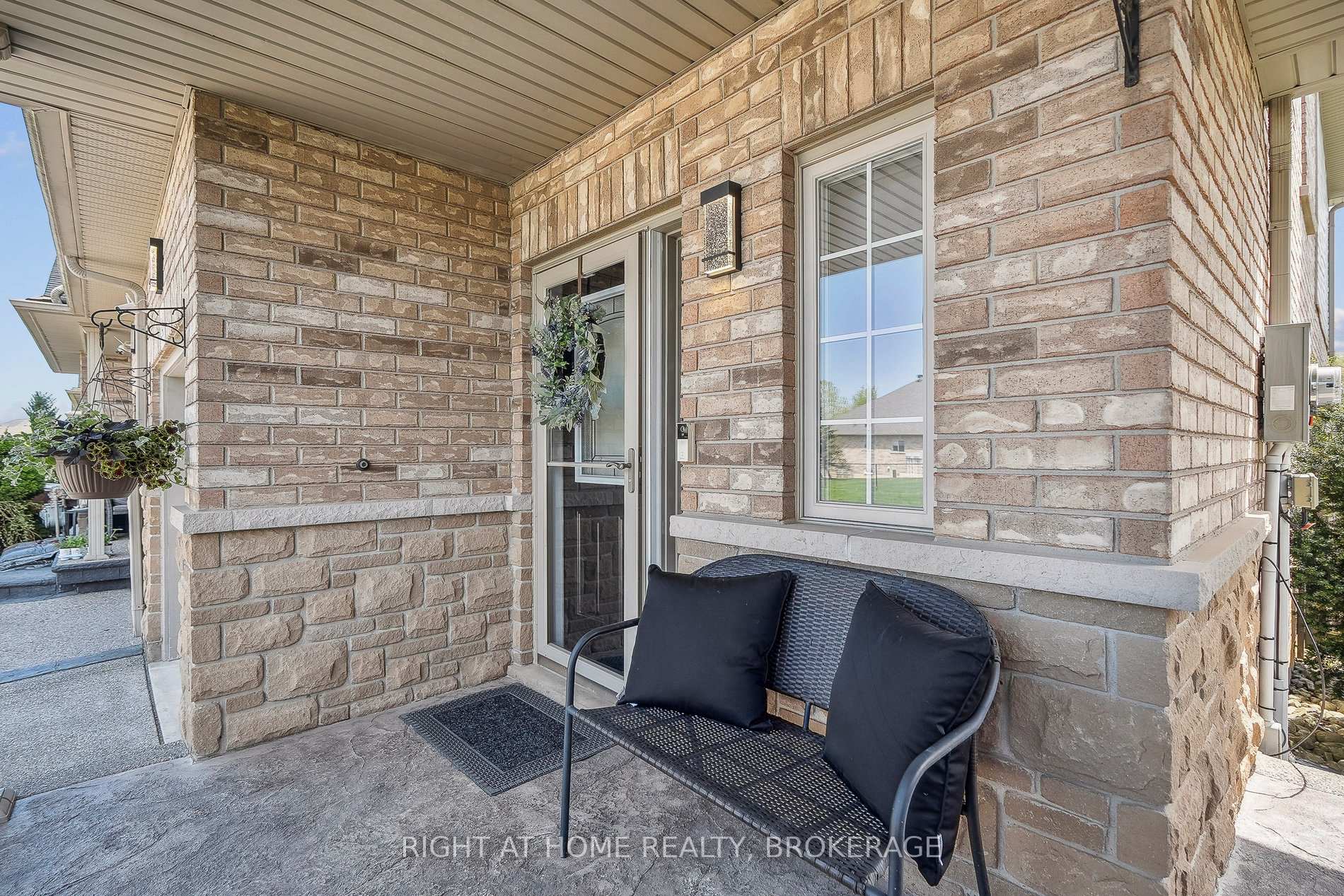 Photo 5 of 249 Southbrook Drive, Hamilton, Binbrook — HOMEH