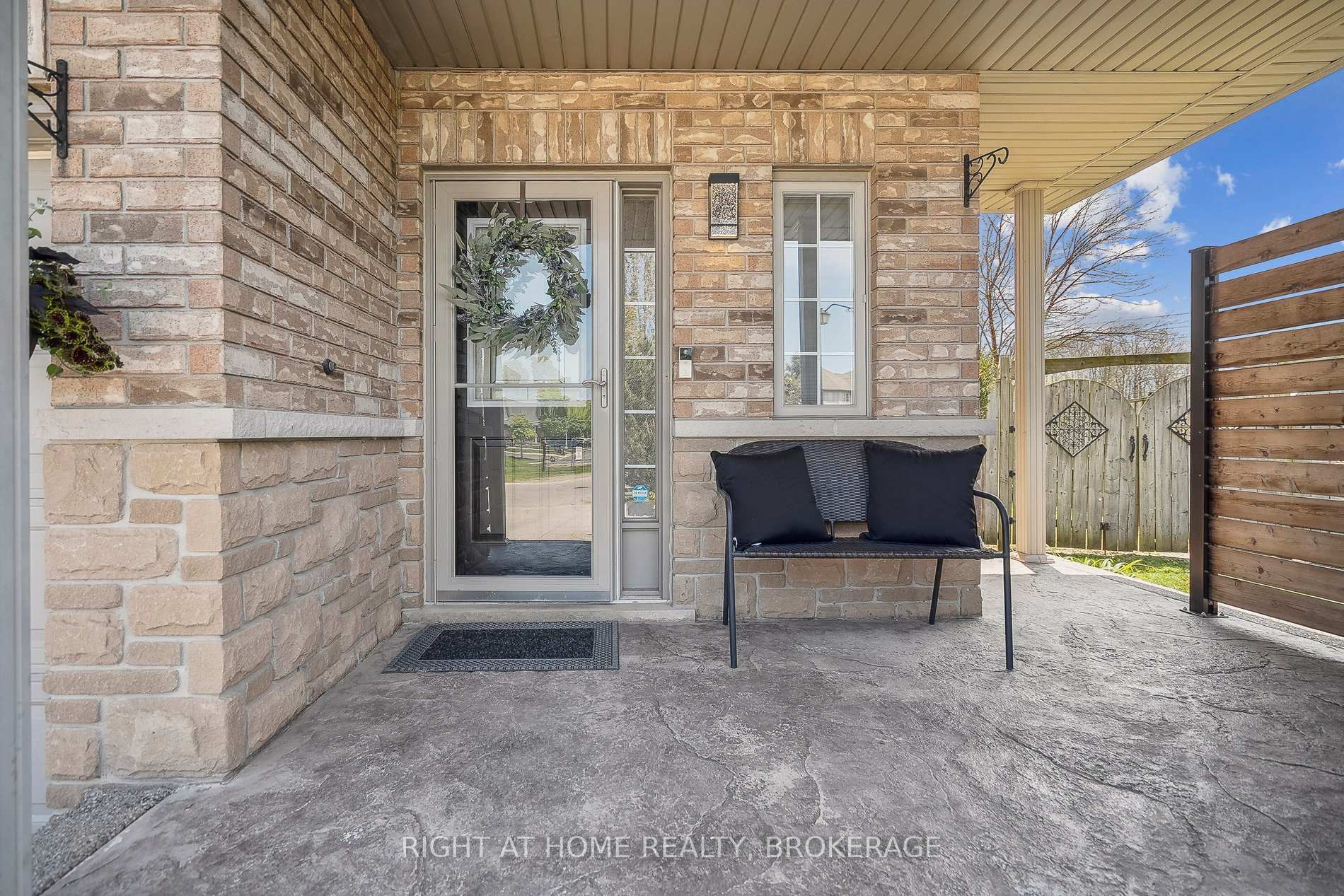 Photo 6 of 249 Southbrook Drive, Hamilton, Binbrook — HOMEH