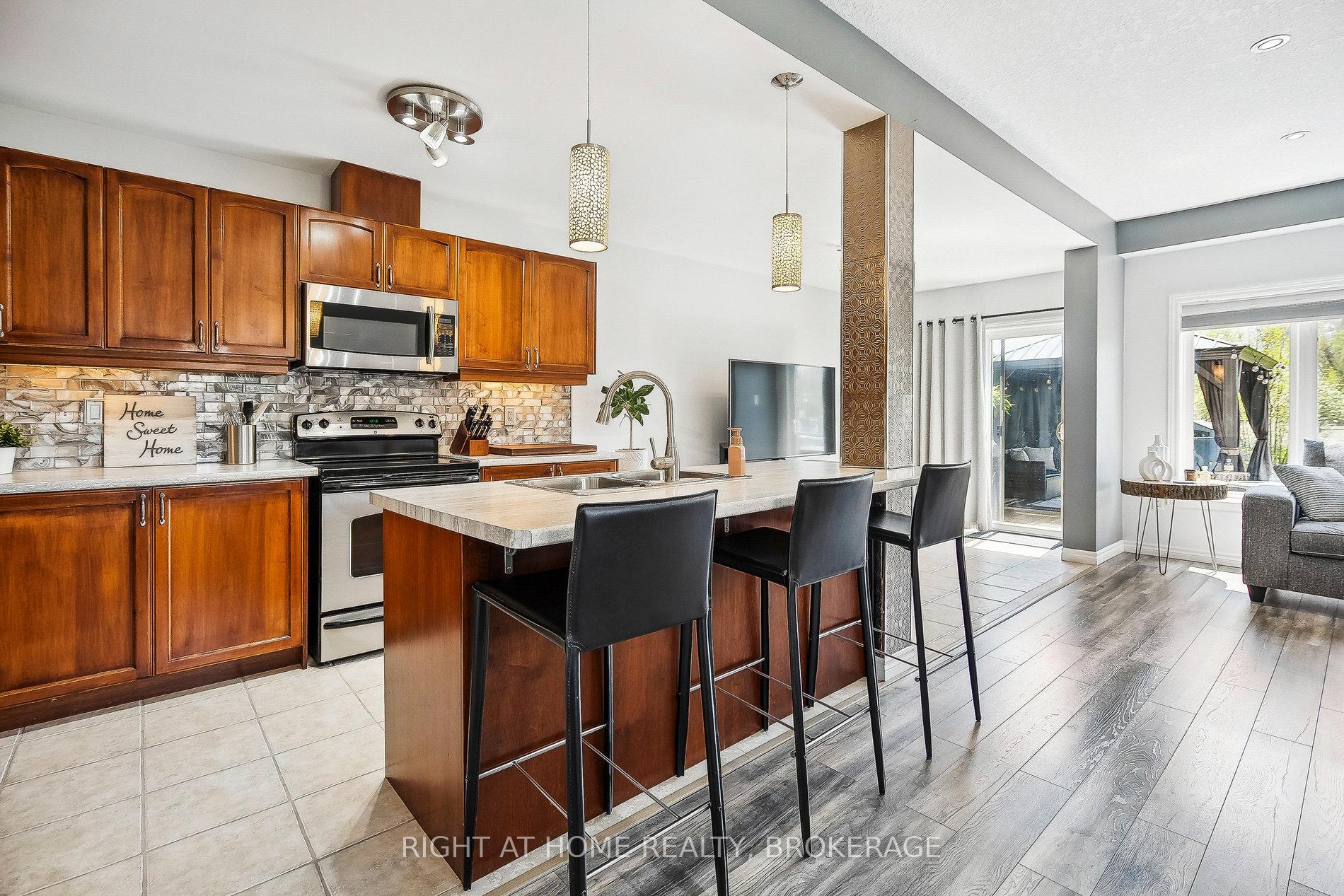 Photo 7 of 249 Southbrook Drive, Hamilton, Binbrook — HOMEH