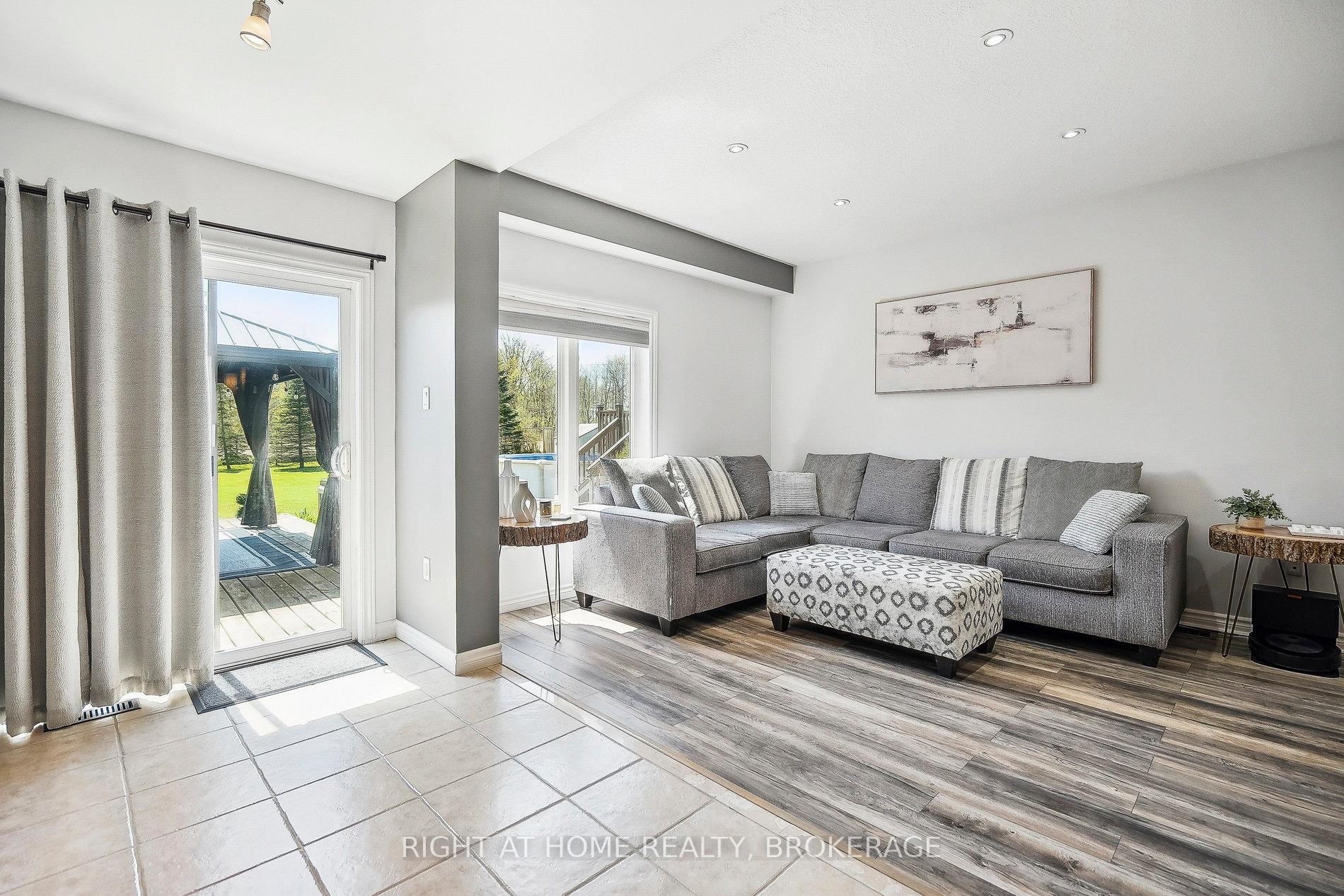 Photo 11 of 249 Southbrook Drive, Hamilton, Binbrook — HOMEH