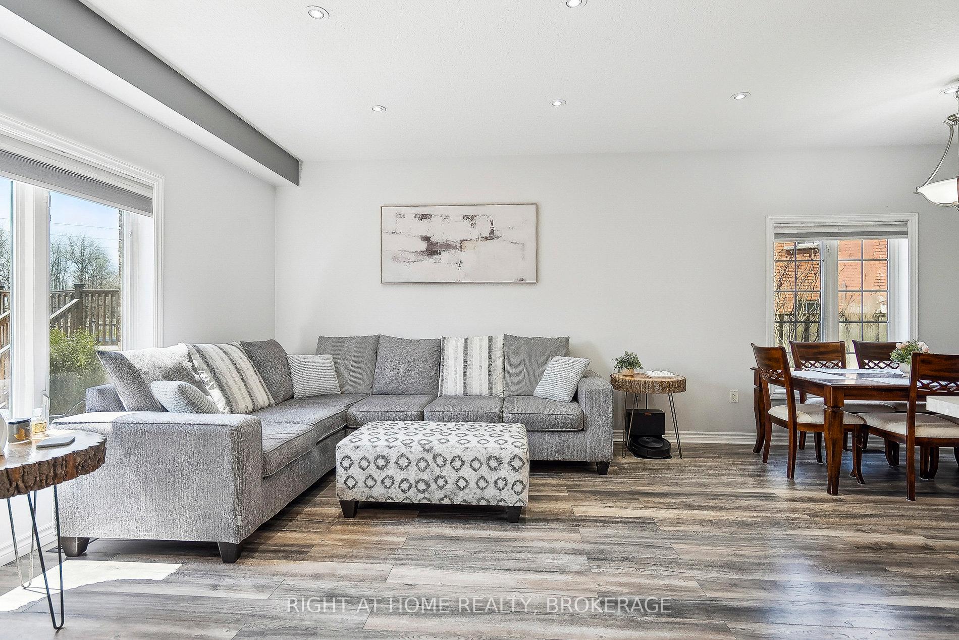 Photo 12 of 249 Southbrook Drive, Hamilton, Binbrook — HOMEH