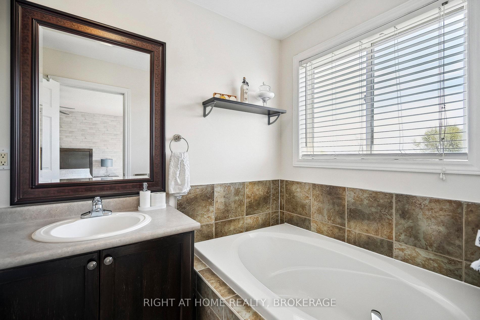 Photo 22 of 249 Southbrook Drive, Hamilton, Binbrook — HOMEH