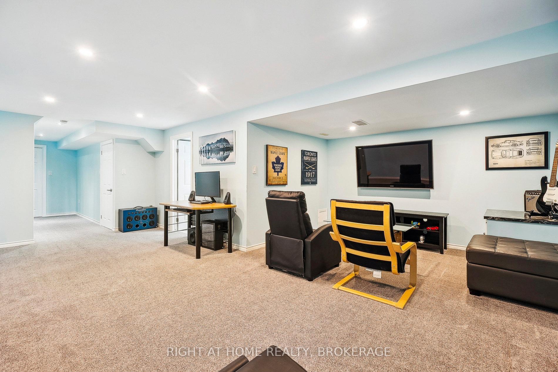 Photo 30 of 249 Southbrook Drive, Hamilton, Binbrook — HOMEH