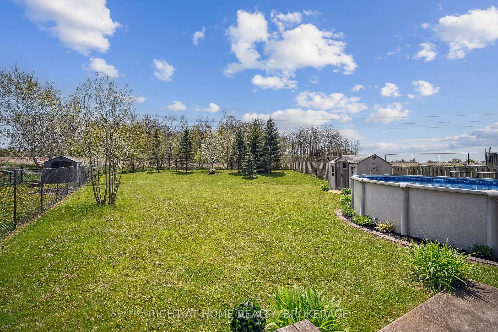 Photo 38 of 249 Southbrook Drive, Hamilton, Binbrook — HOMEH