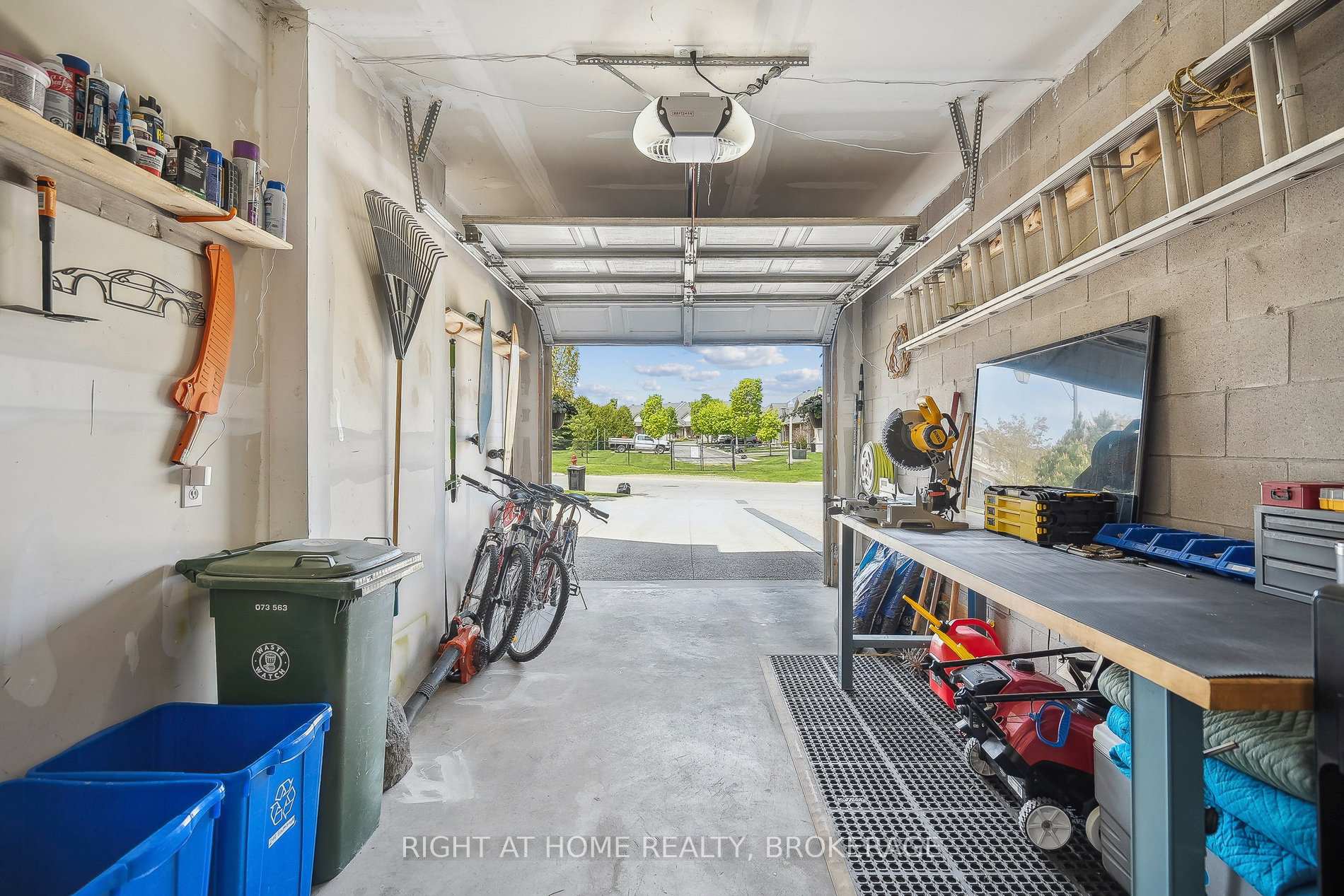 Photo 40 of 249 Southbrook Drive, Hamilton, Binbrook — HOMEH