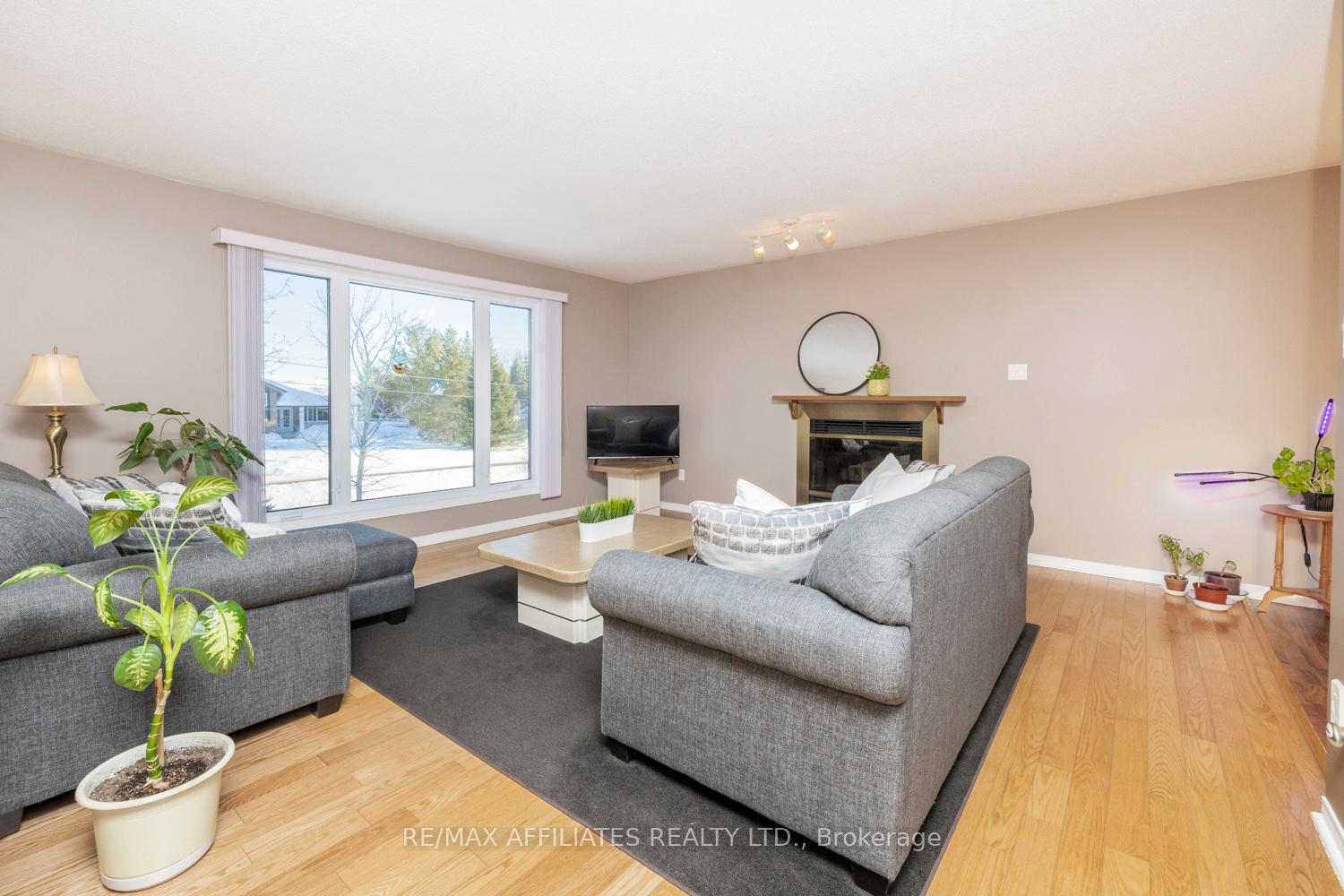 Photo 6 of 108 Deer Lane, Beckwith, Beckwith Twp — HOMEH