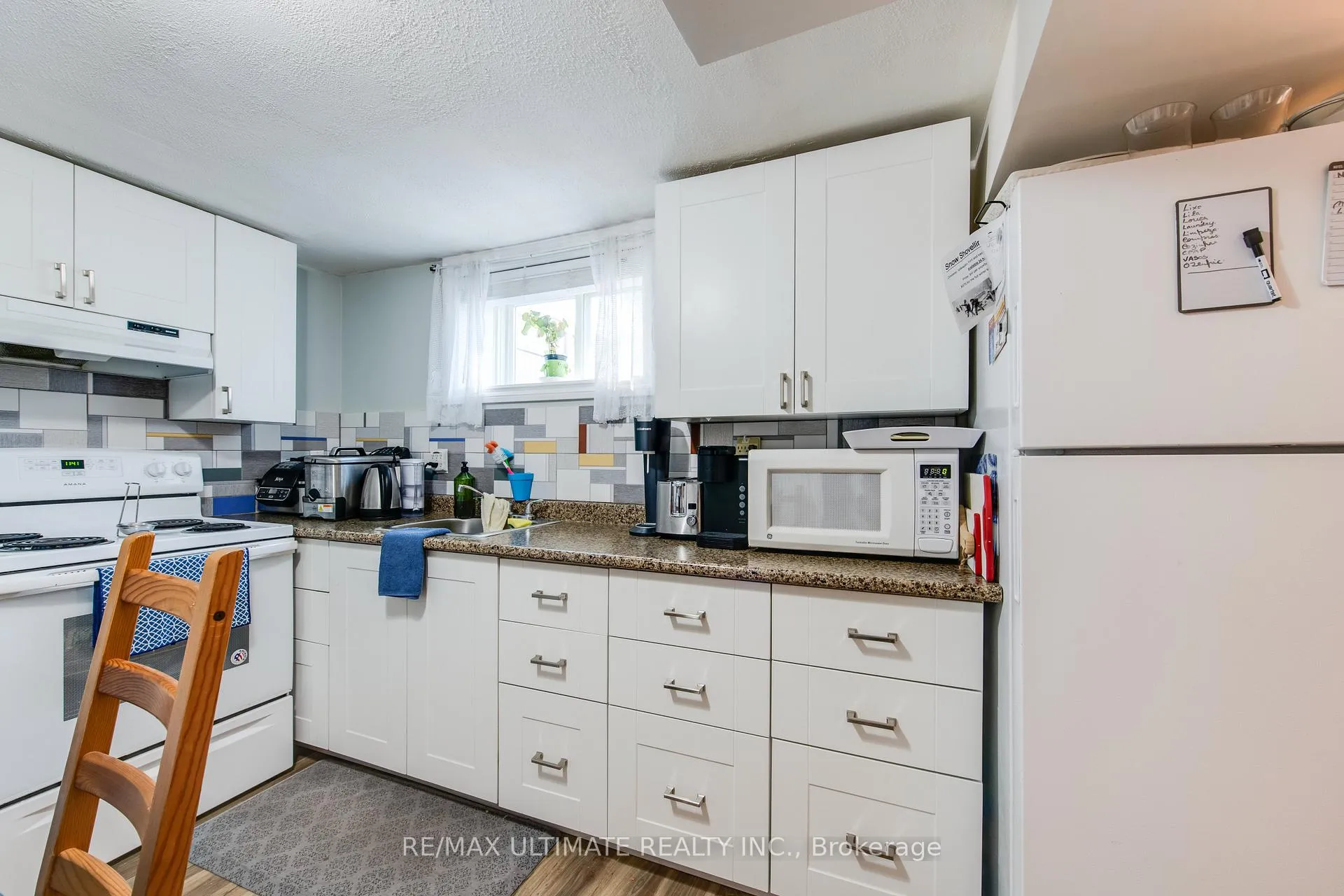 Photo 6 of 79 Aloma Cres, Brampton, Avondale — HOMEH