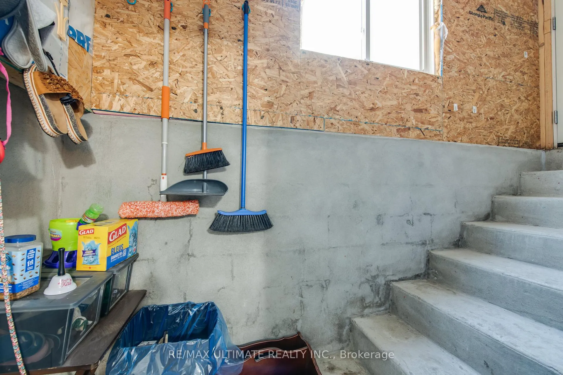 Photo 22 of 79 Aloma Cres, Brampton, Avondale — HOMEH