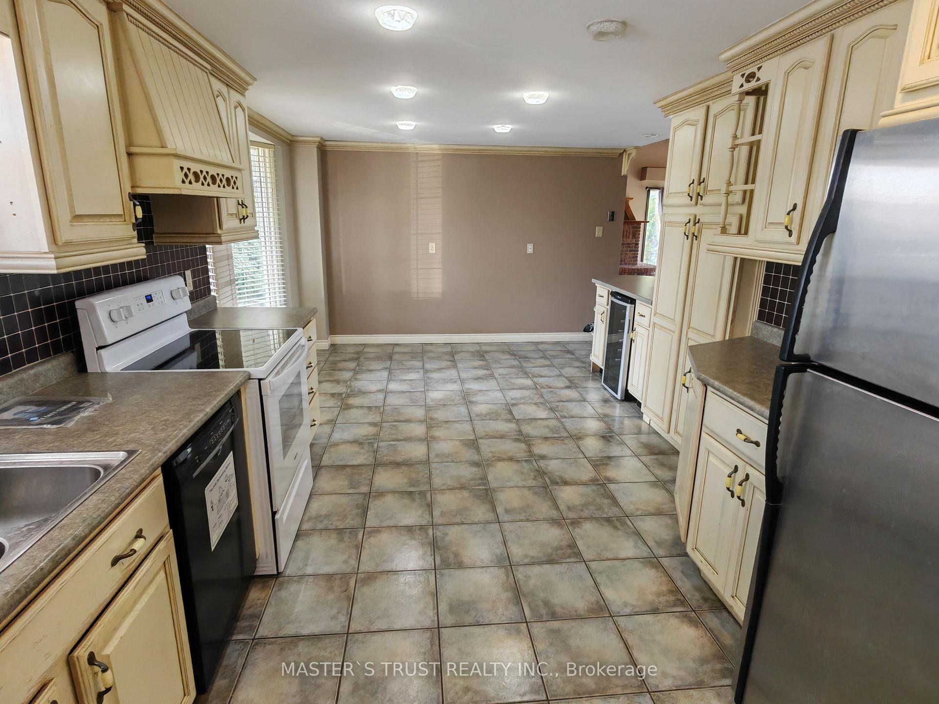 Photo 9 of Unit Unit 1, 286 Georgian Drive, Barrie, Georgian Drive — HOMEH
