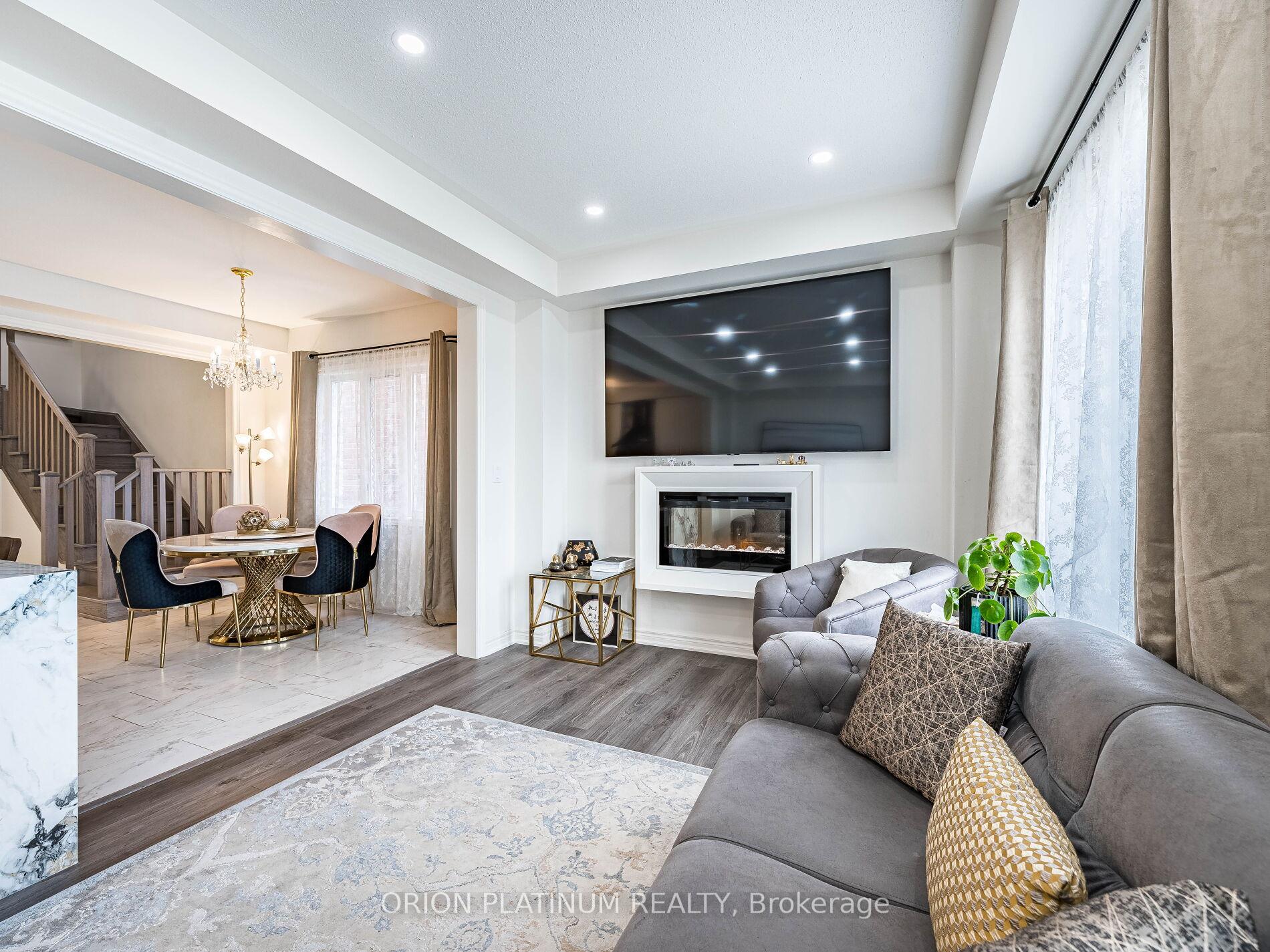 Photo 11 of 22 Holcomb Terrace, Hamilton, Waterdown — HOMEH