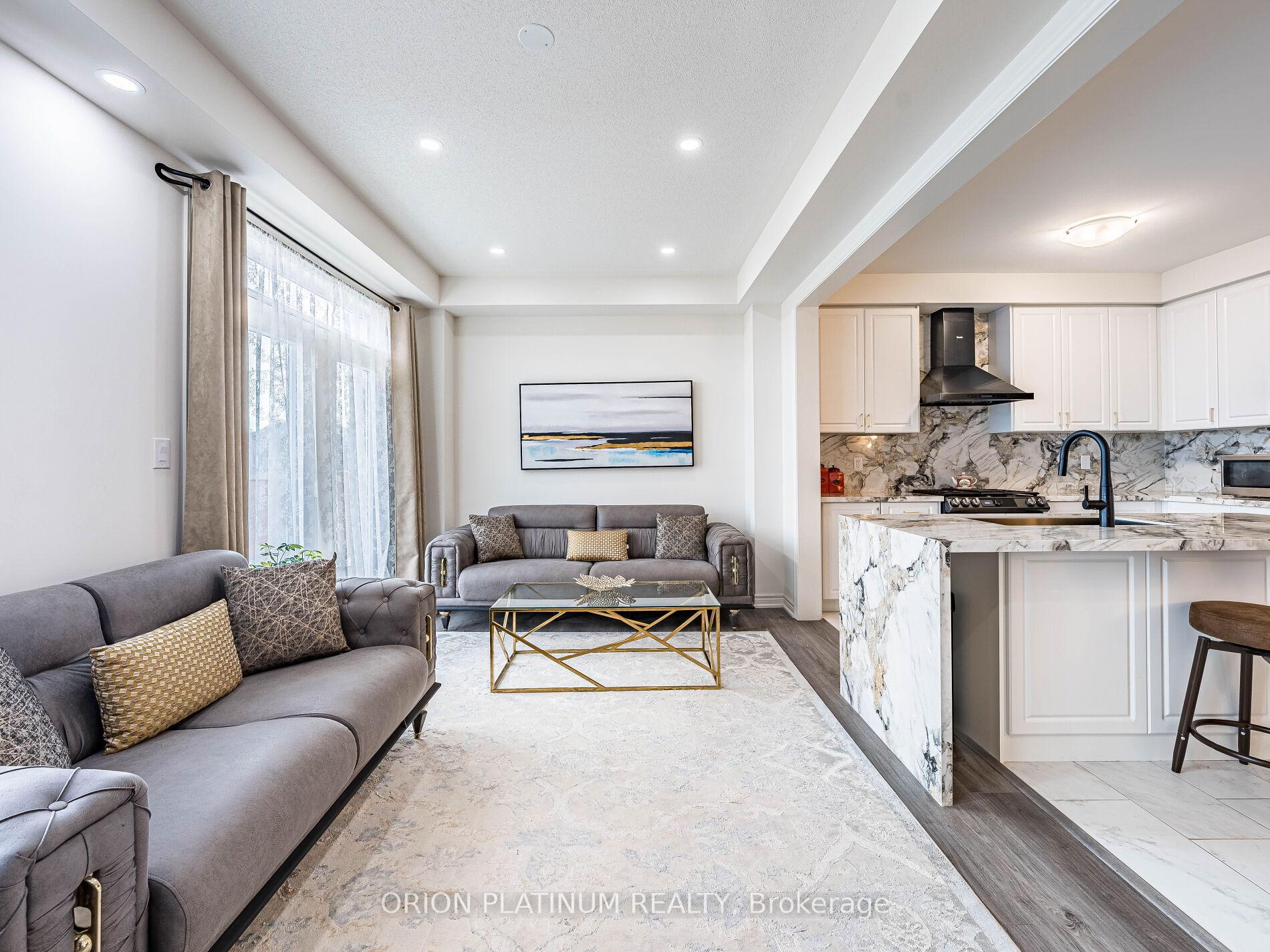 Photo 12 of 22 Holcomb Terrace, Hamilton, Waterdown — HOMEH