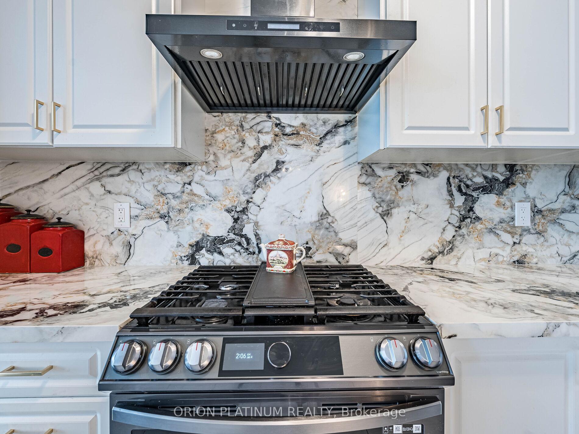 Photo 19 of 22 Holcomb Terrace, Hamilton, Waterdown — HOMEH