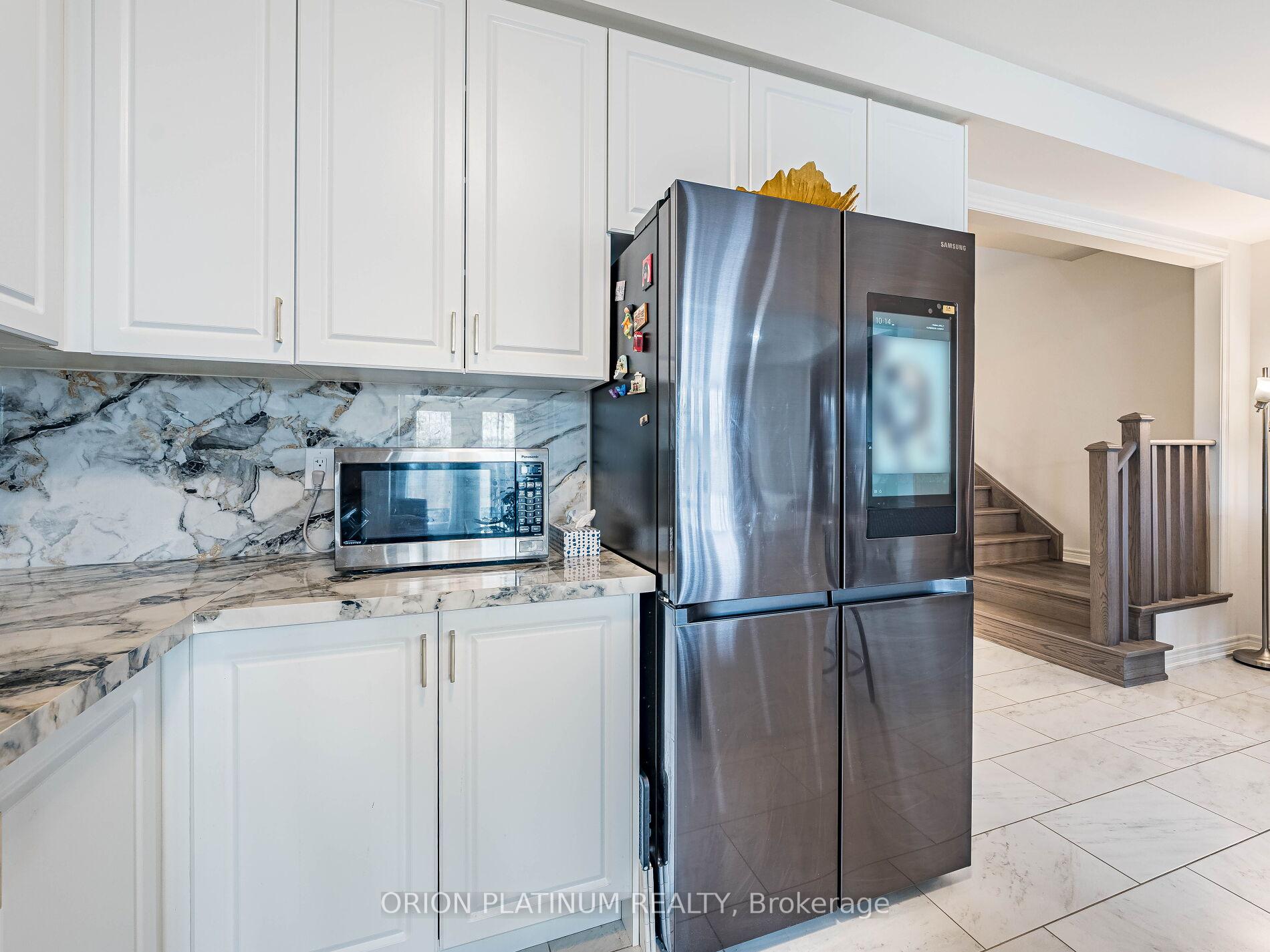 Photo 21 of 22 Holcomb Terrace, Hamilton, Waterdown — HOMEH