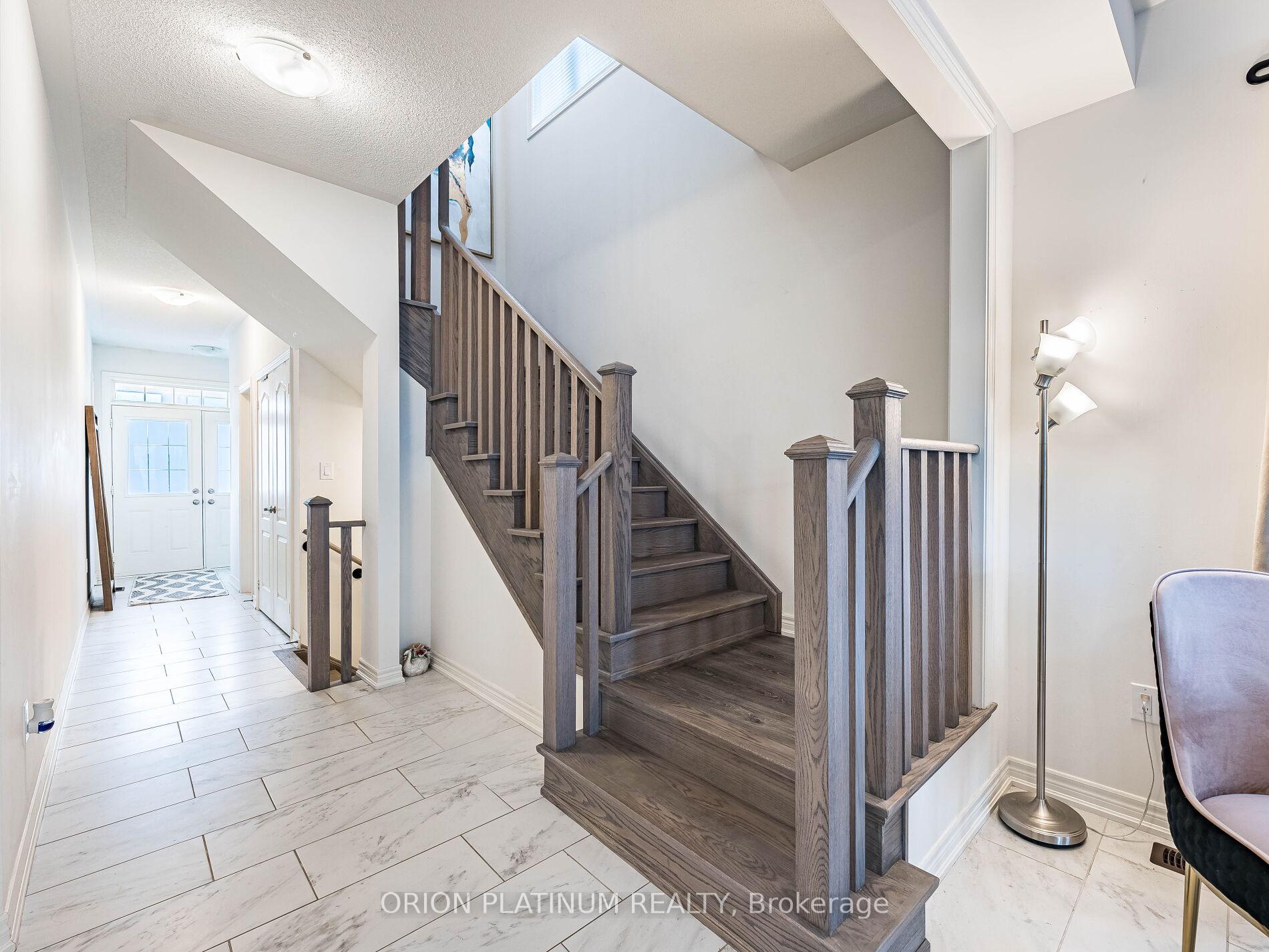 Photo 23 of 22 Holcomb Terrace, Hamilton, Waterdown — HOMEH