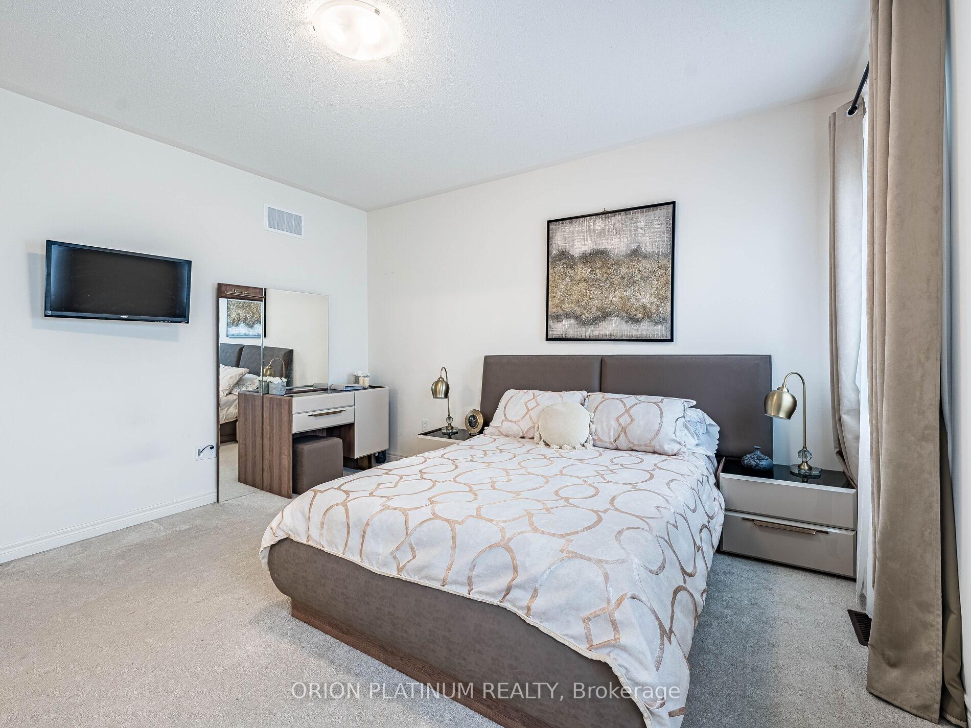 Photo 28 of 22 Holcomb Terrace, Hamilton, Waterdown — HOMEH