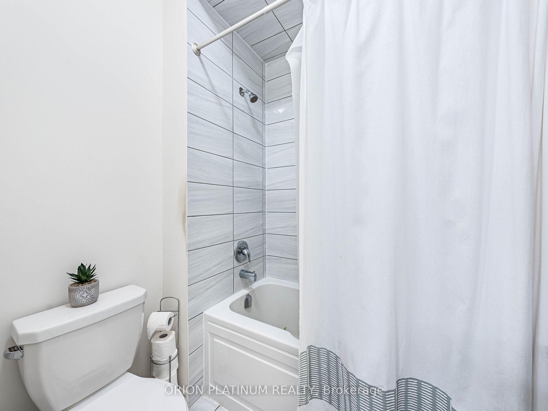 Photo 43 of 22 Holcomb Terrace, Hamilton, Waterdown — HOMEH