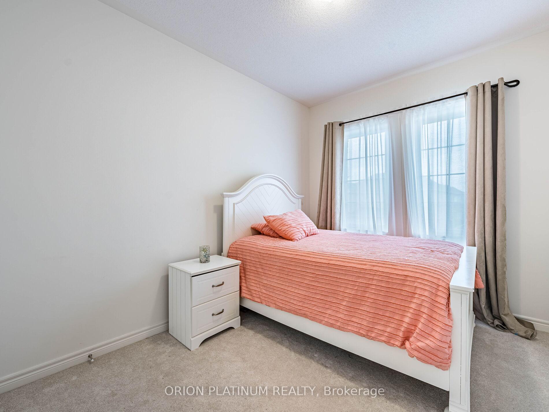 Photo 45 of 22 Holcomb Terrace, Hamilton, Waterdown — HOMEH