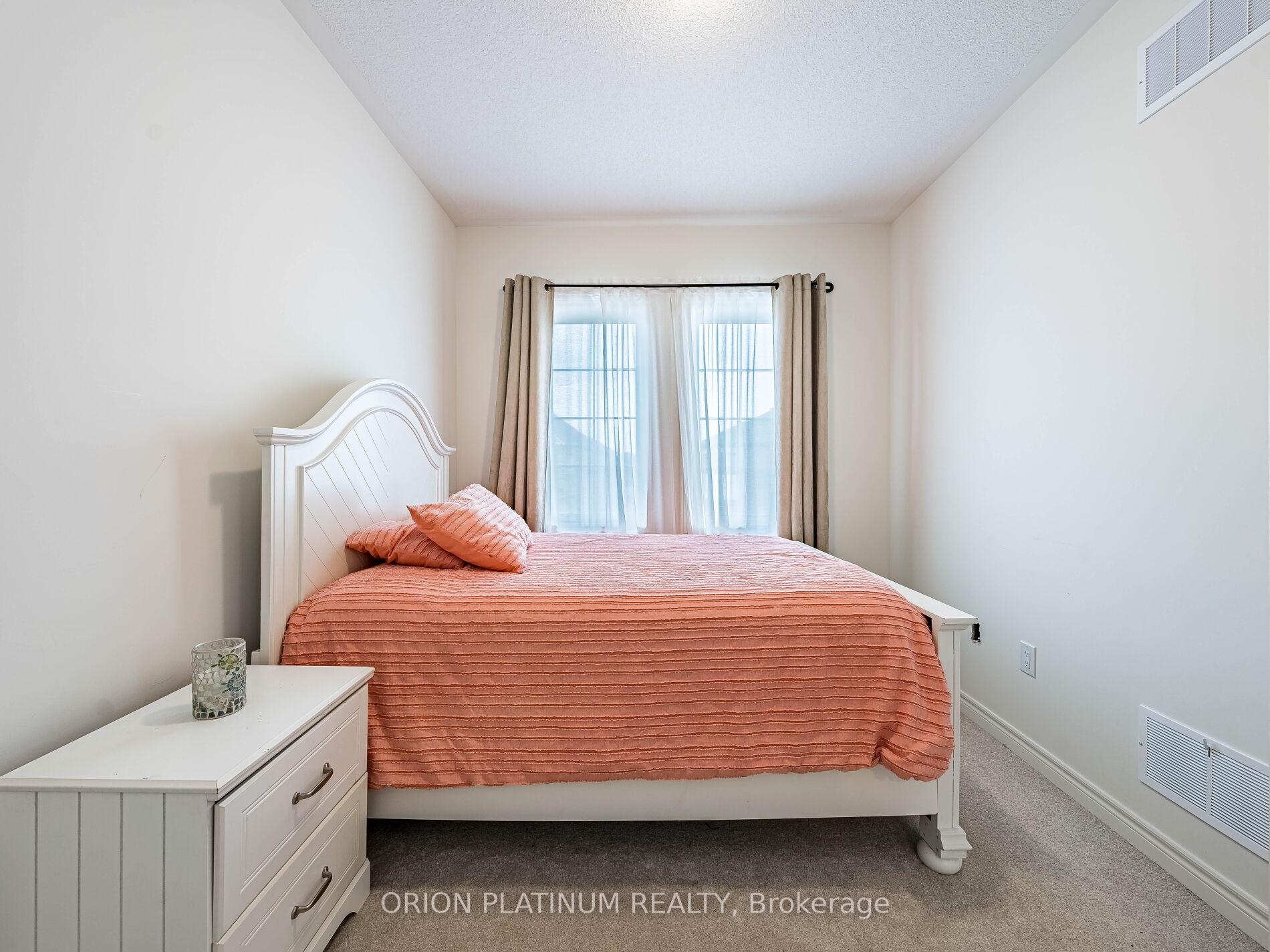 Photo 46 of 22 Holcomb Terrace, Hamilton, Waterdown — HOMEH