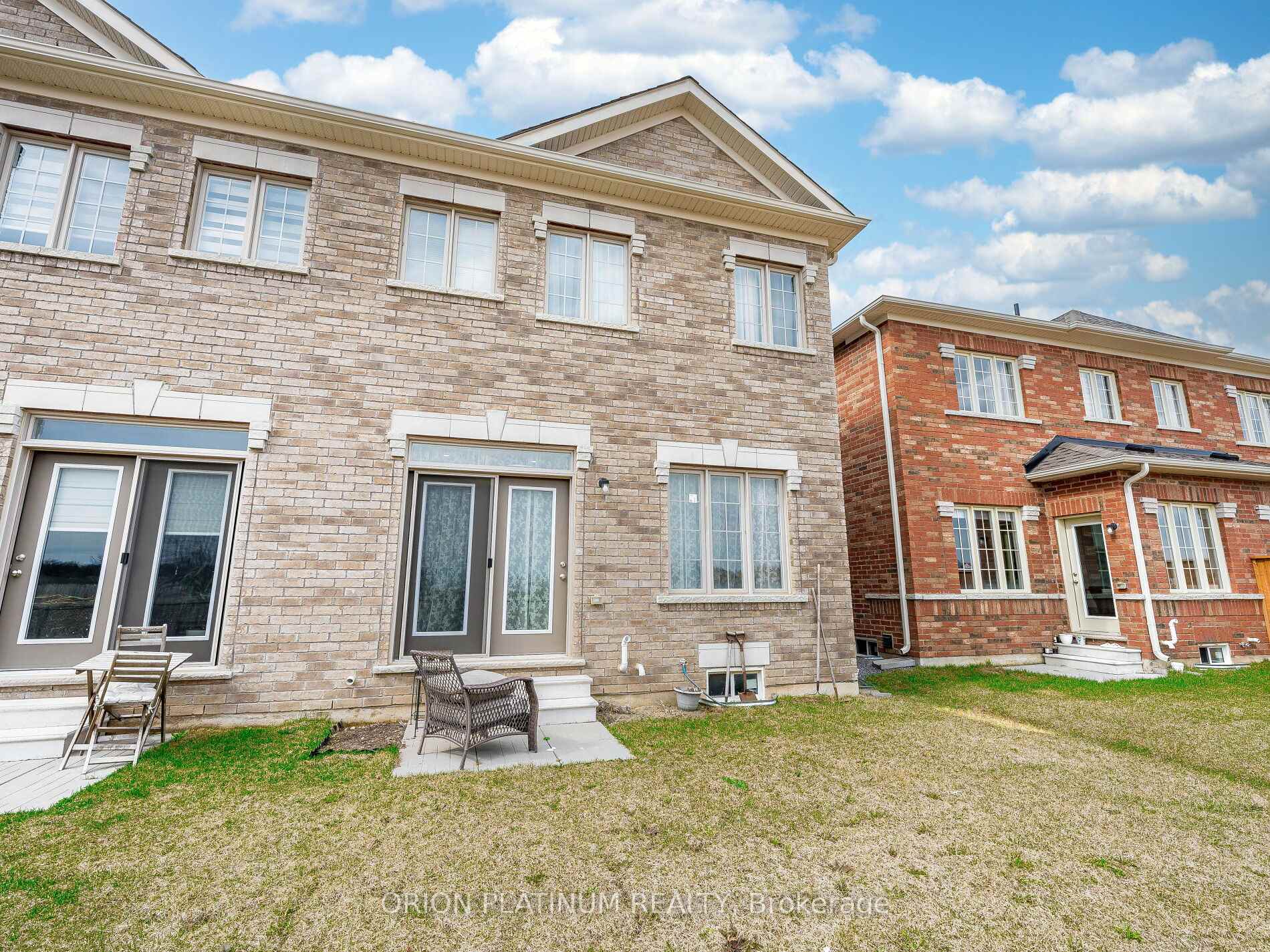 Photo 49 of 22 Holcomb Terrace, Hamilton, Waterdown — HOMEH