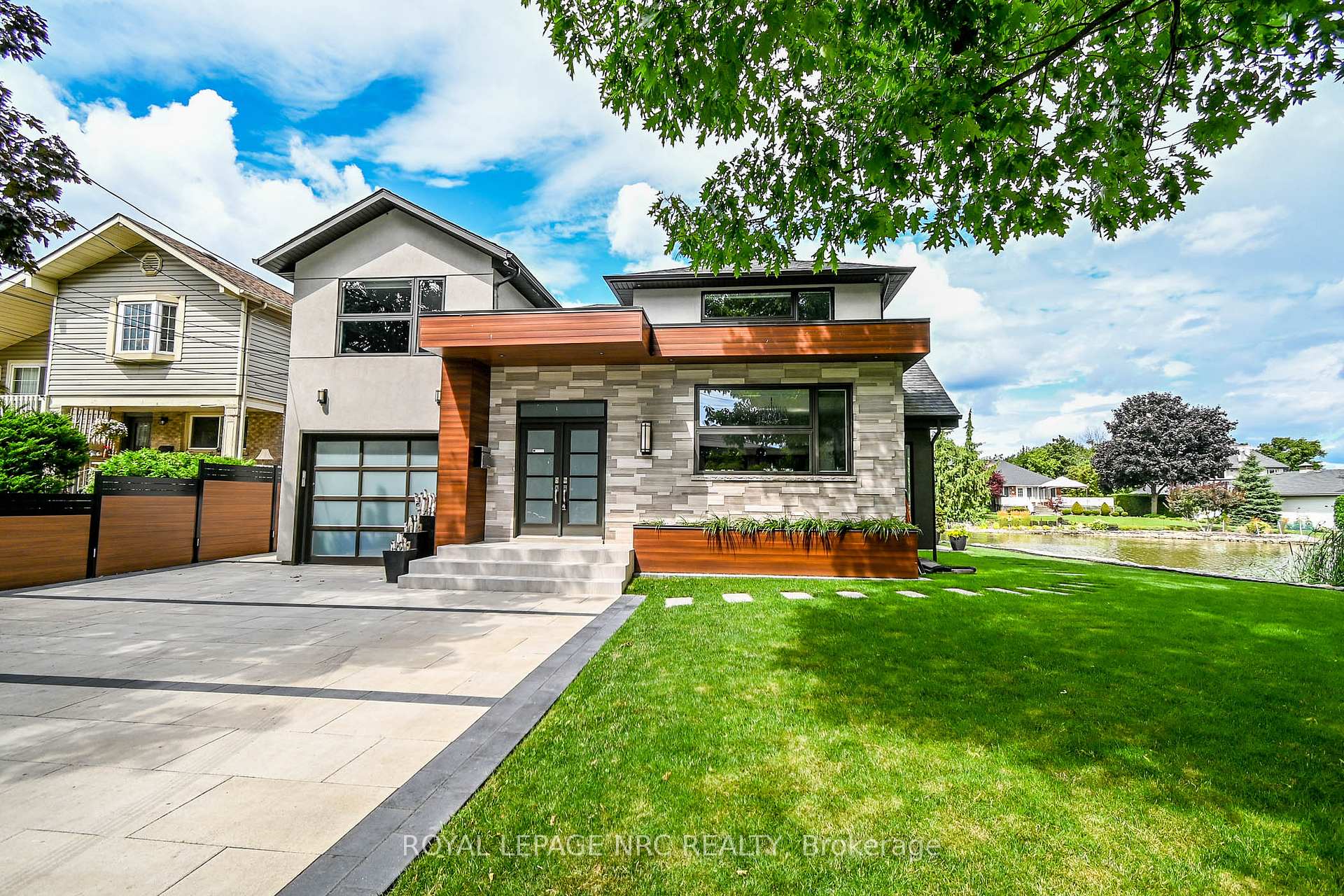 Photo 2 of 121 Teal Avenue, Hamilton, Lakeshore — HOMEH