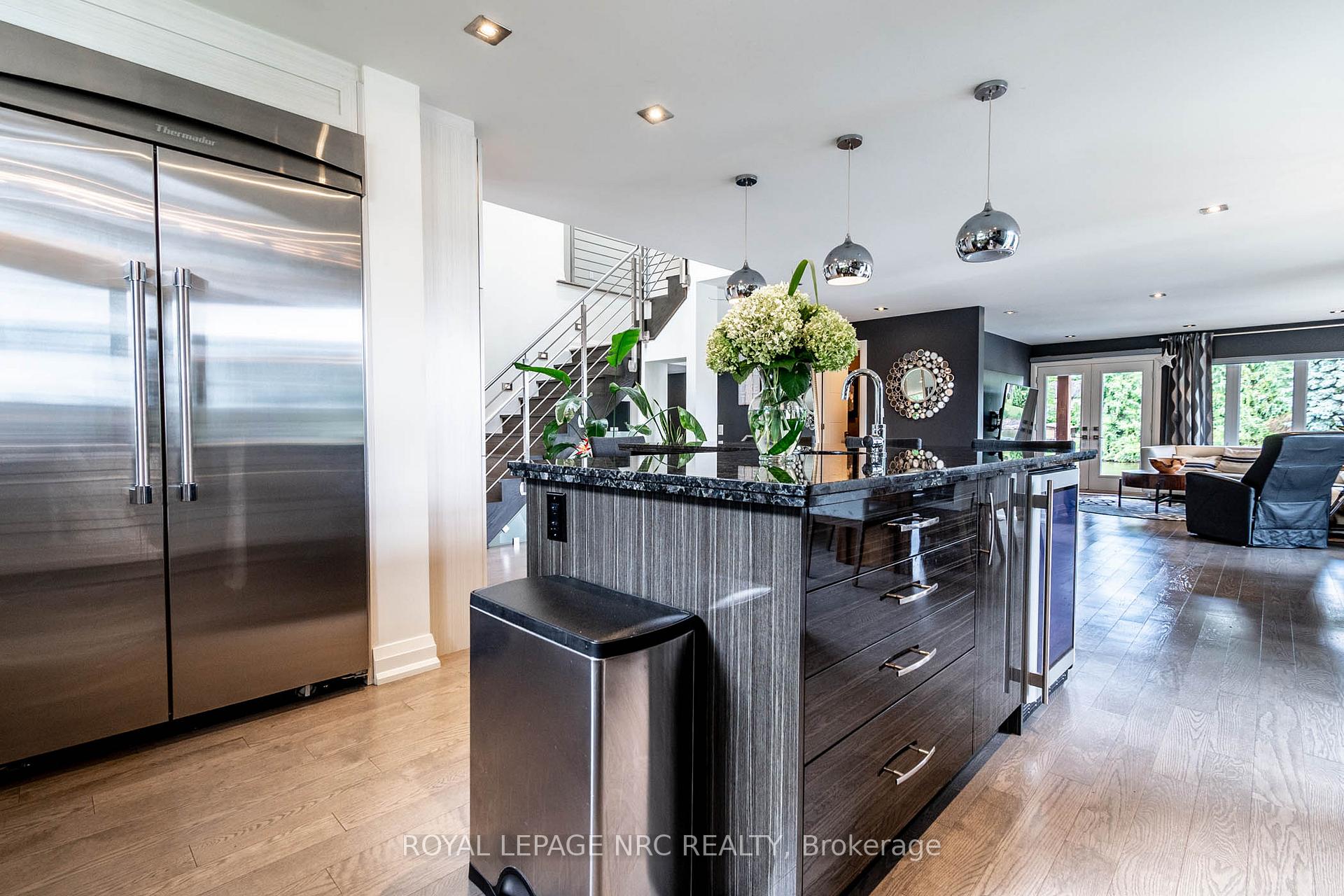 Photo 10 of 121 Teal Avenue, Hamilton, Lakeshore — HOMEH