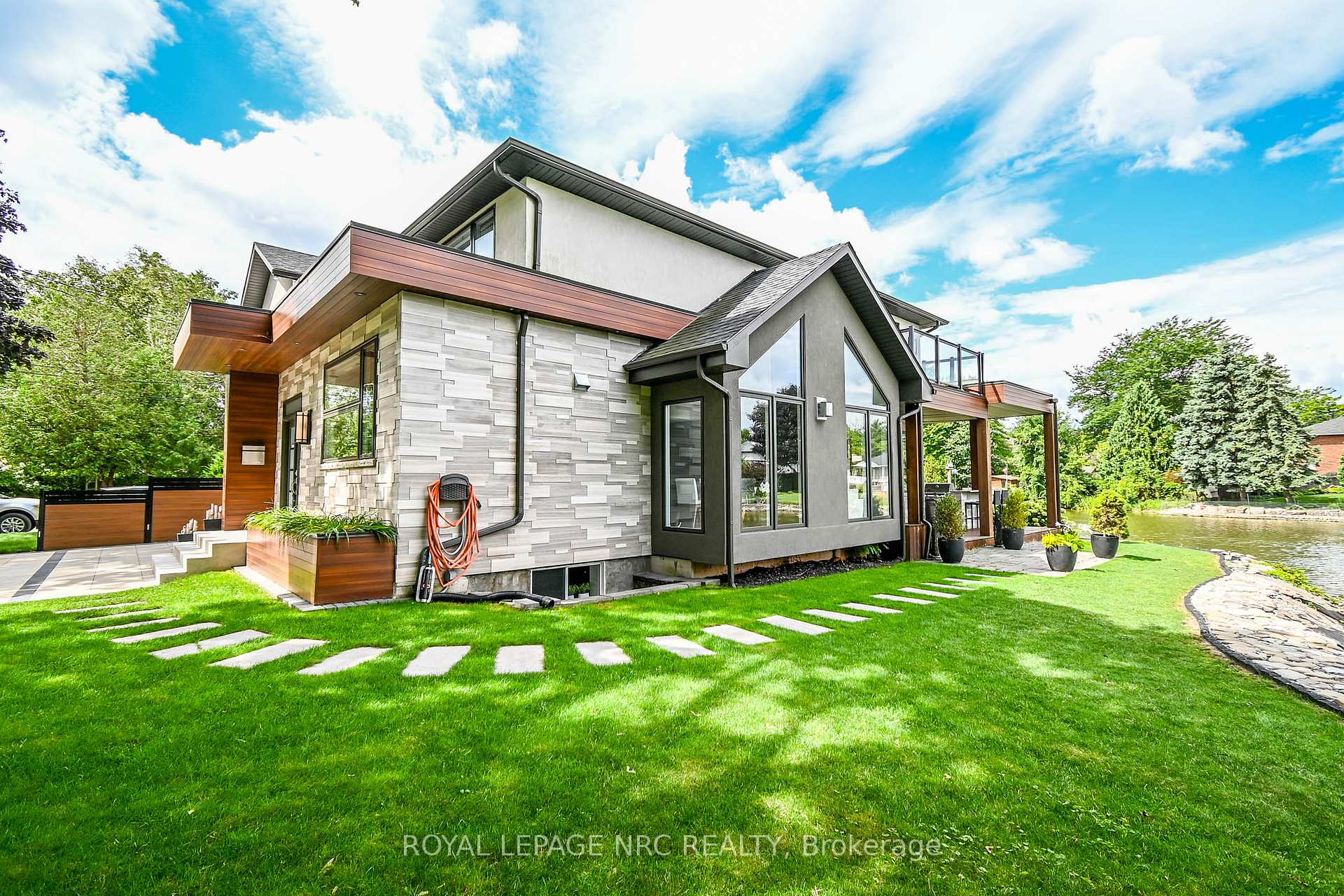 Photo 40 of 121 Teal Avenue, Hamilton, Lakeshore — HOMEH