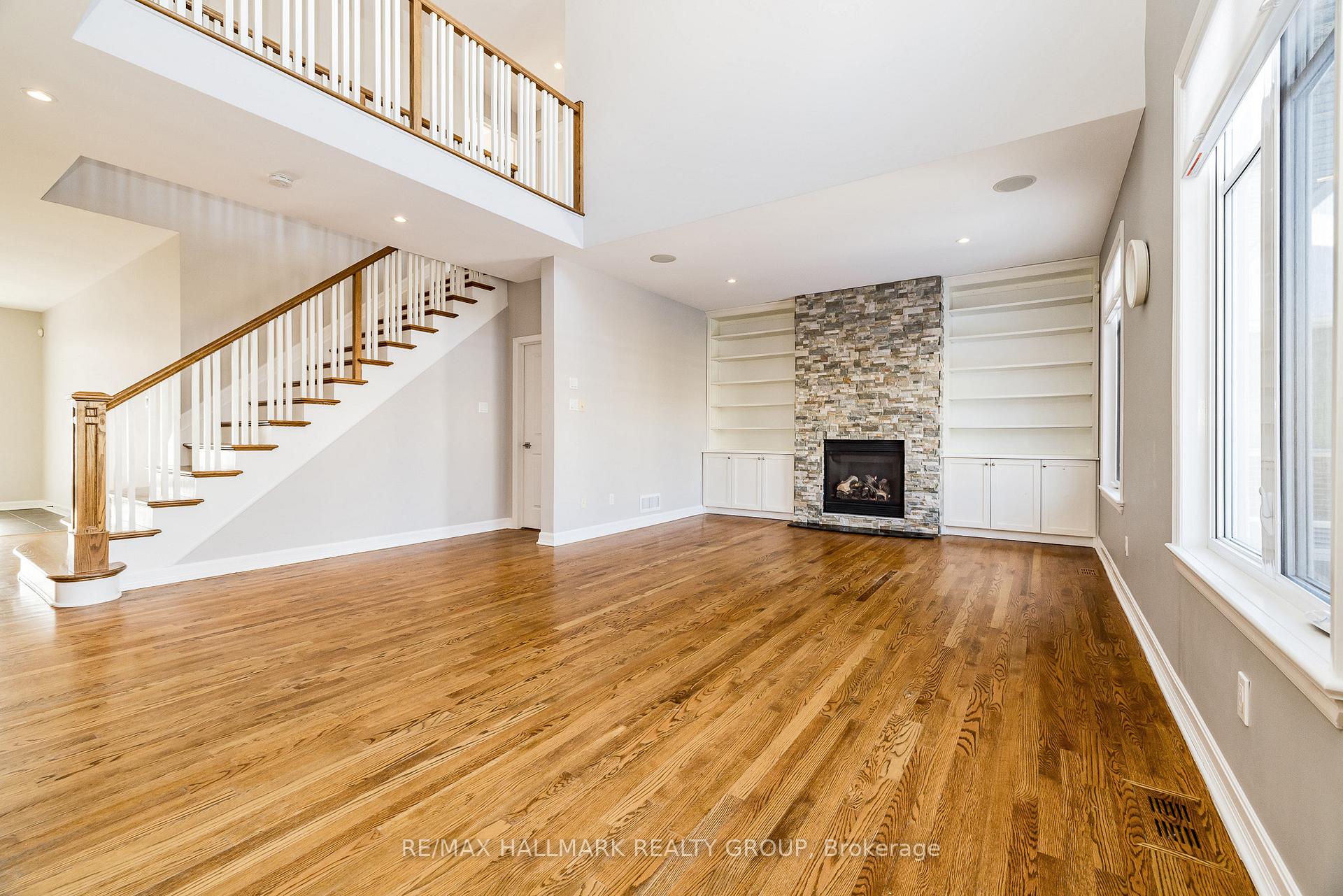 Photo 7 of 556 Erinwoods Circle, Ottawa, Barrhaven - Stonebridge — HOMEH