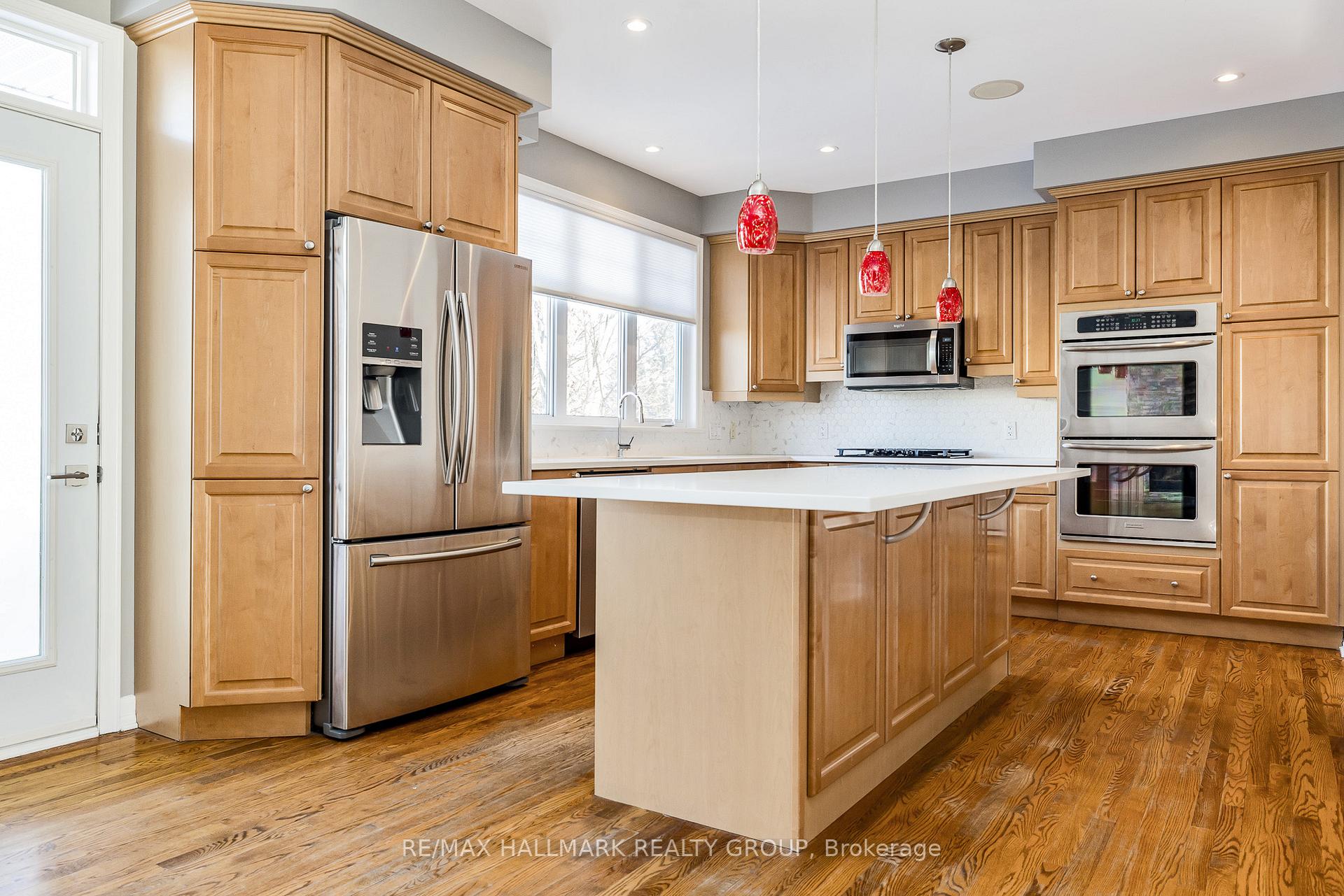 Photo 11 of 556 Erinwoods Circle, Ottawa, Barrhaven - Stonebridge — HOMEH