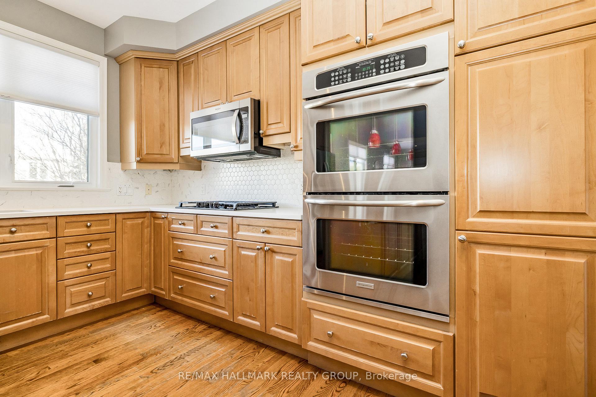 Photo 14 of 556 Erinwoods Circle, Ottawa, Barrhaven - Stonebridge — HOMEH