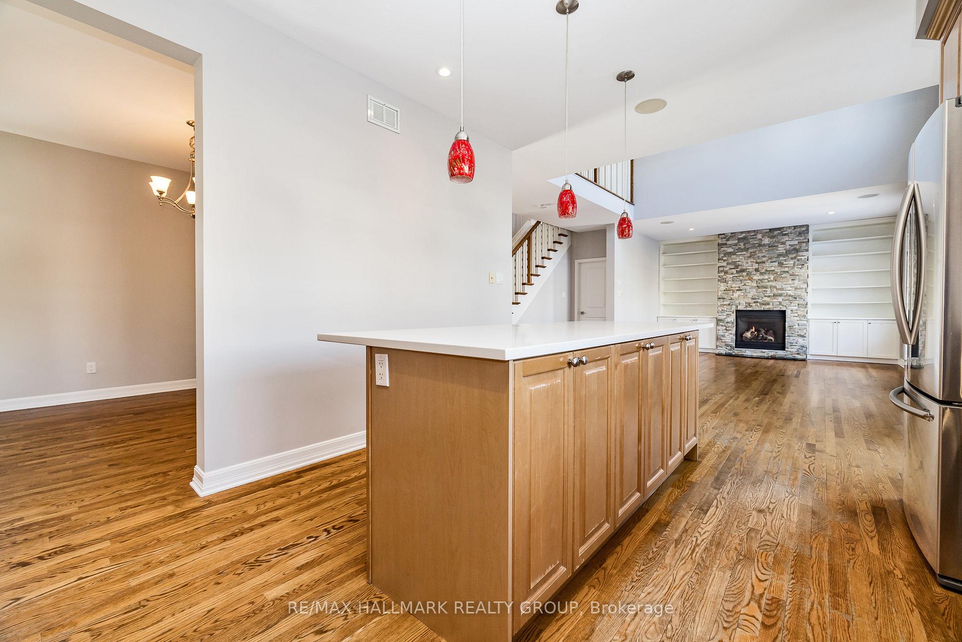 Photo 15 of 556 Erinwoods Circle, Ottawa, Barrhaven - Stonebridge — HOMEH