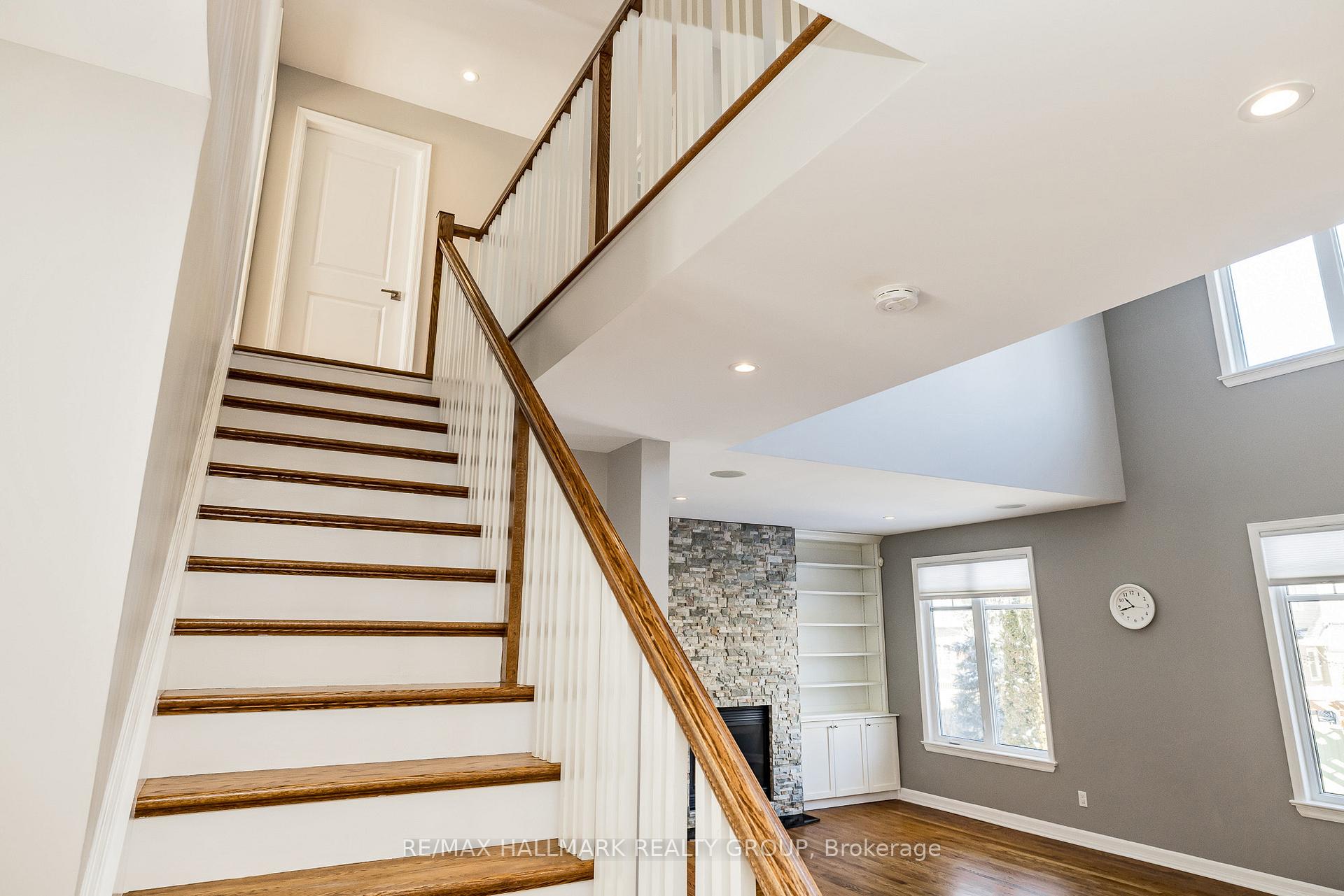 Photo 16 of 556 Erinwoods Circle, Ottawa, Barrhaven - Stonebridge — HOMEH