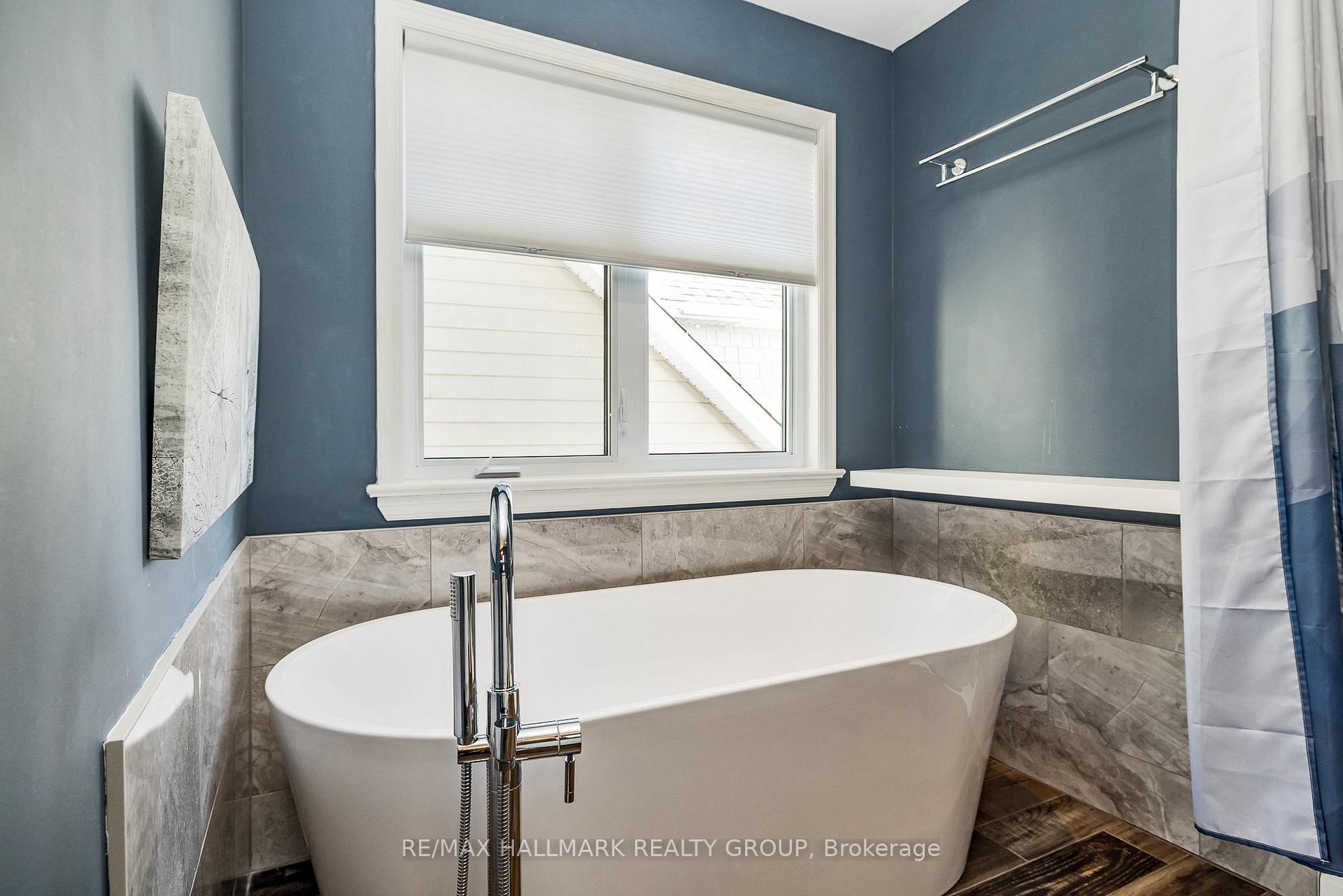 Photo 19 of 556 Erinwoods Circle, Ottawa, Barrhaven - Stonebridge — HOMEH