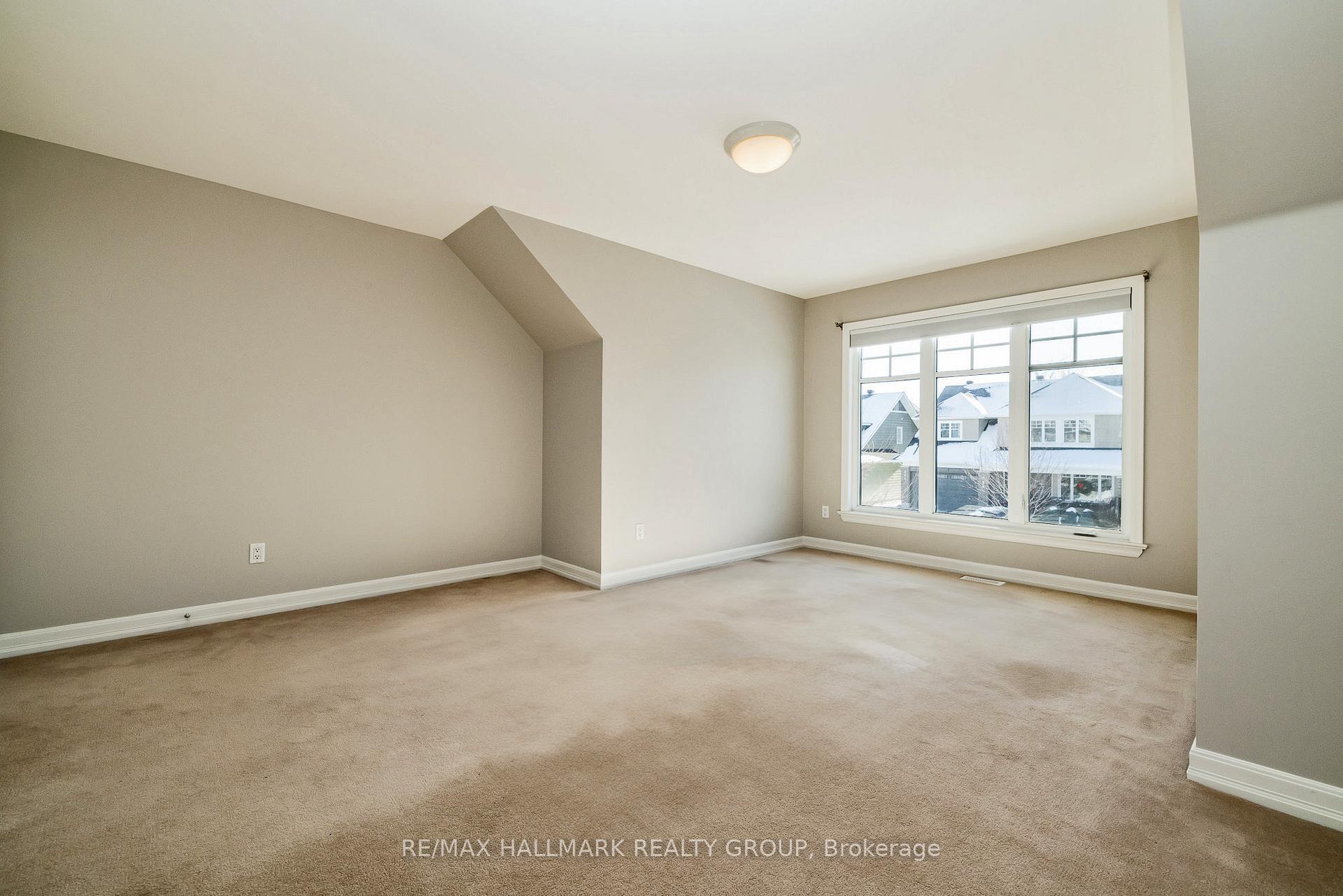 Photo 23 of 556 Erinwoods Circle, Ottawa, Barrhaven - Stonebridge — HOMEH