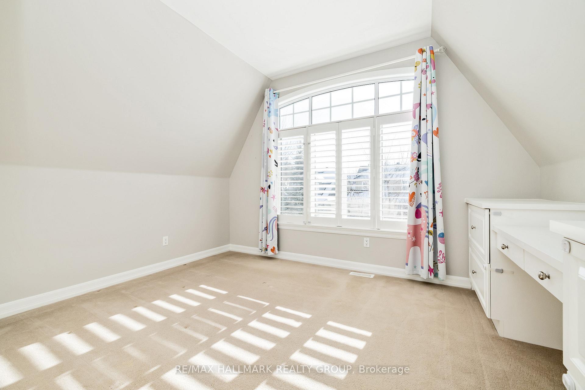 Photo 25 of 556 Erinwoods Circle, Ottawa, Barrhaven - Stonebridge — HOMEH