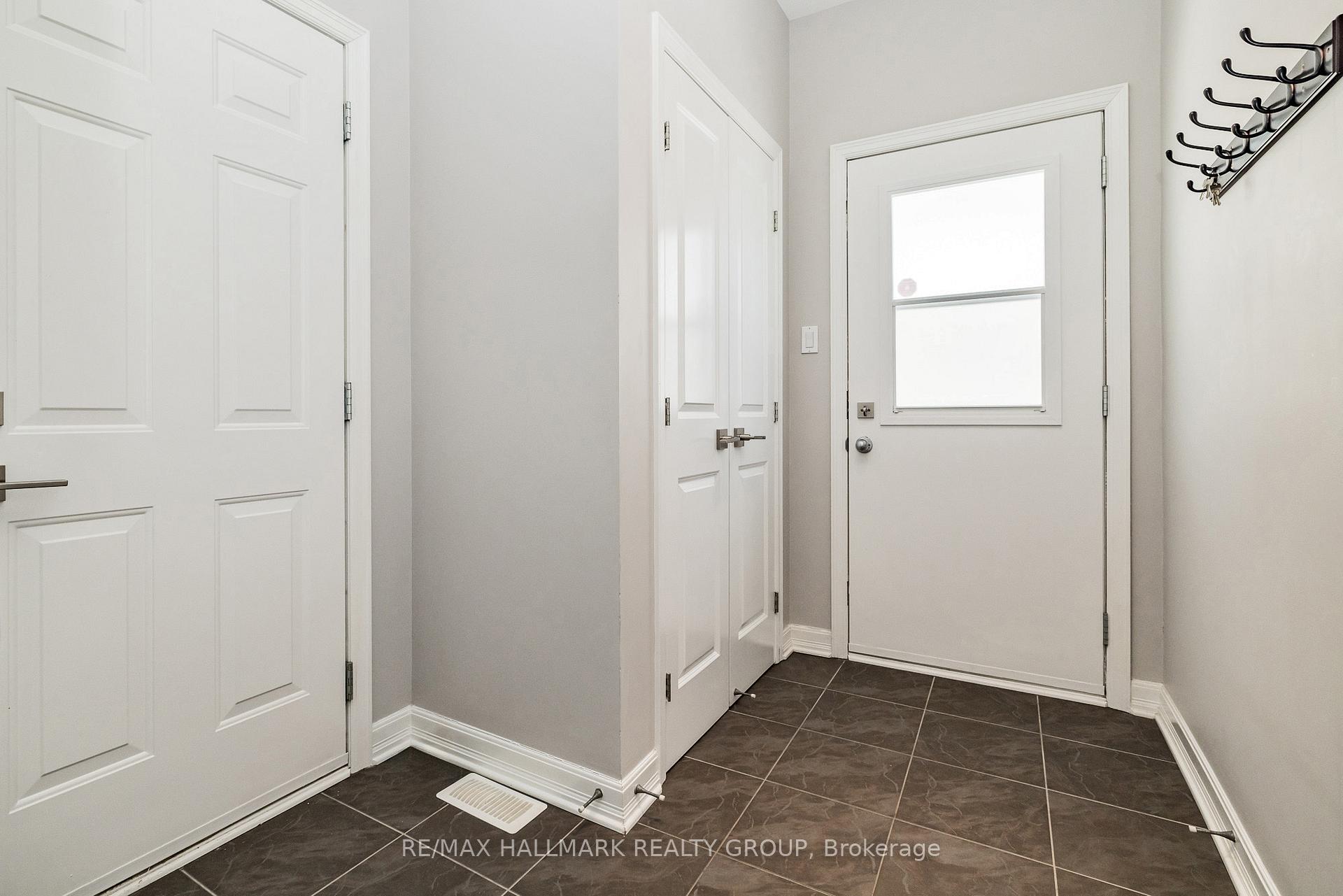 Photo 30 of 556 Erinwoods Circle, Ottawa, Barrhaven - Stonebridge — HOMEH