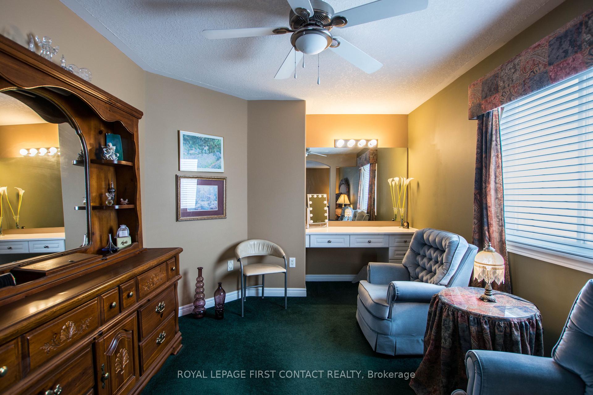 Photo 4 of 47 Birkhall Place, Barrie, Innis-Shore — HOMEH