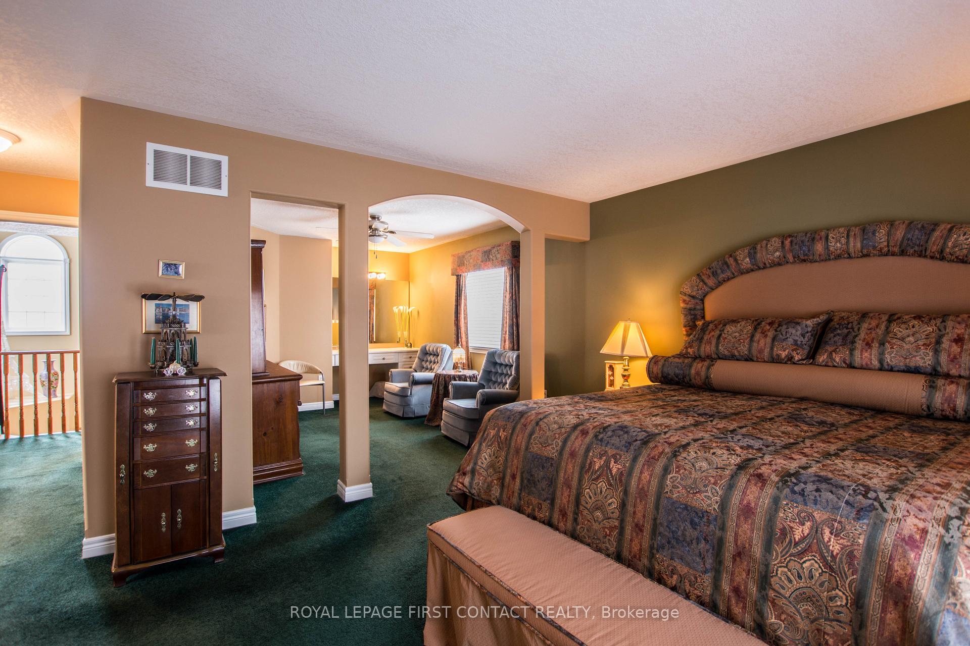 Photo 8 of 47 Birkhall Place, Barrie, Innis-Shore — HOMEH