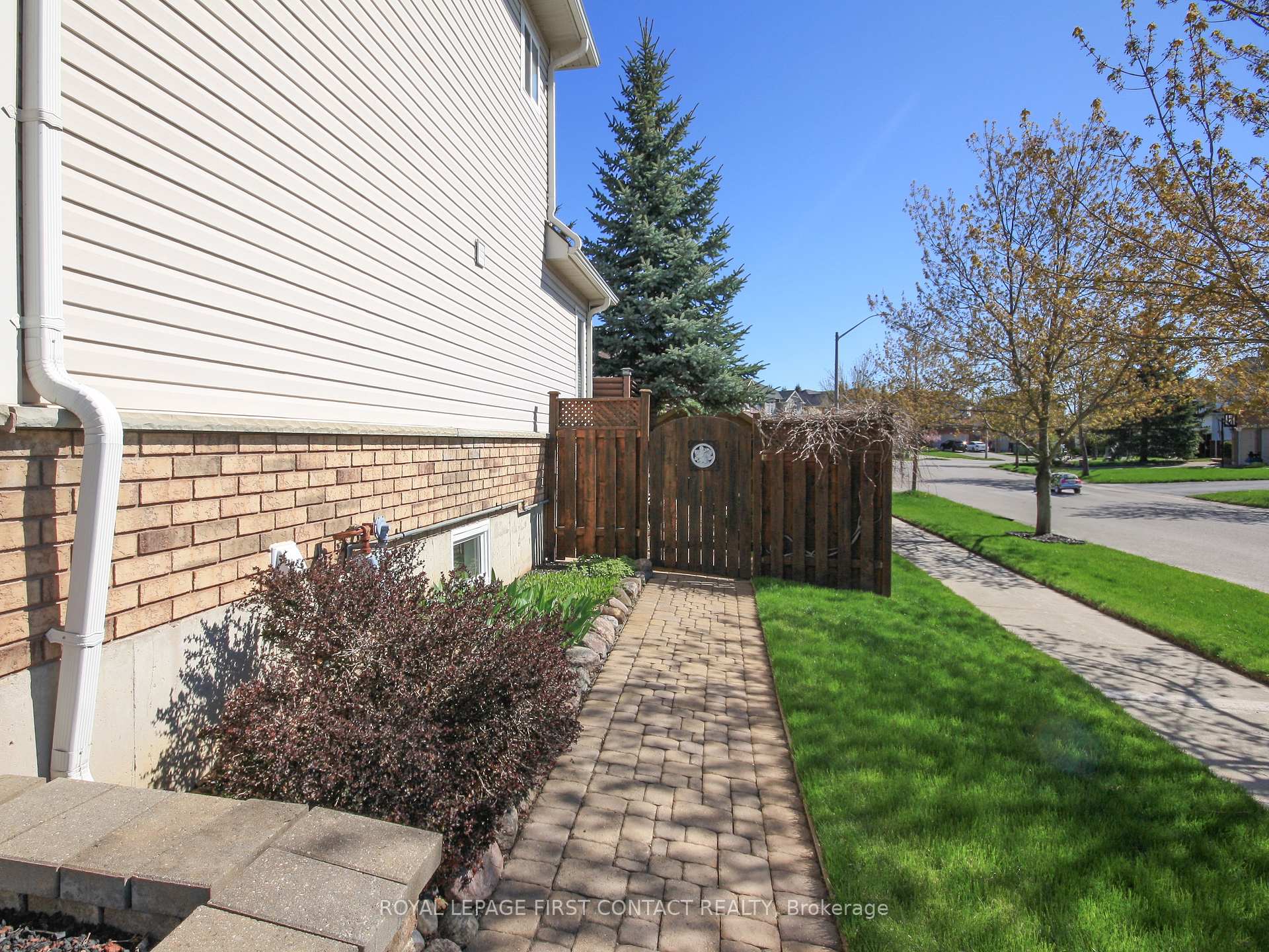 Photo 22 of 47 Birkhall Place, Barrie, Innis-Shore — HOMEH