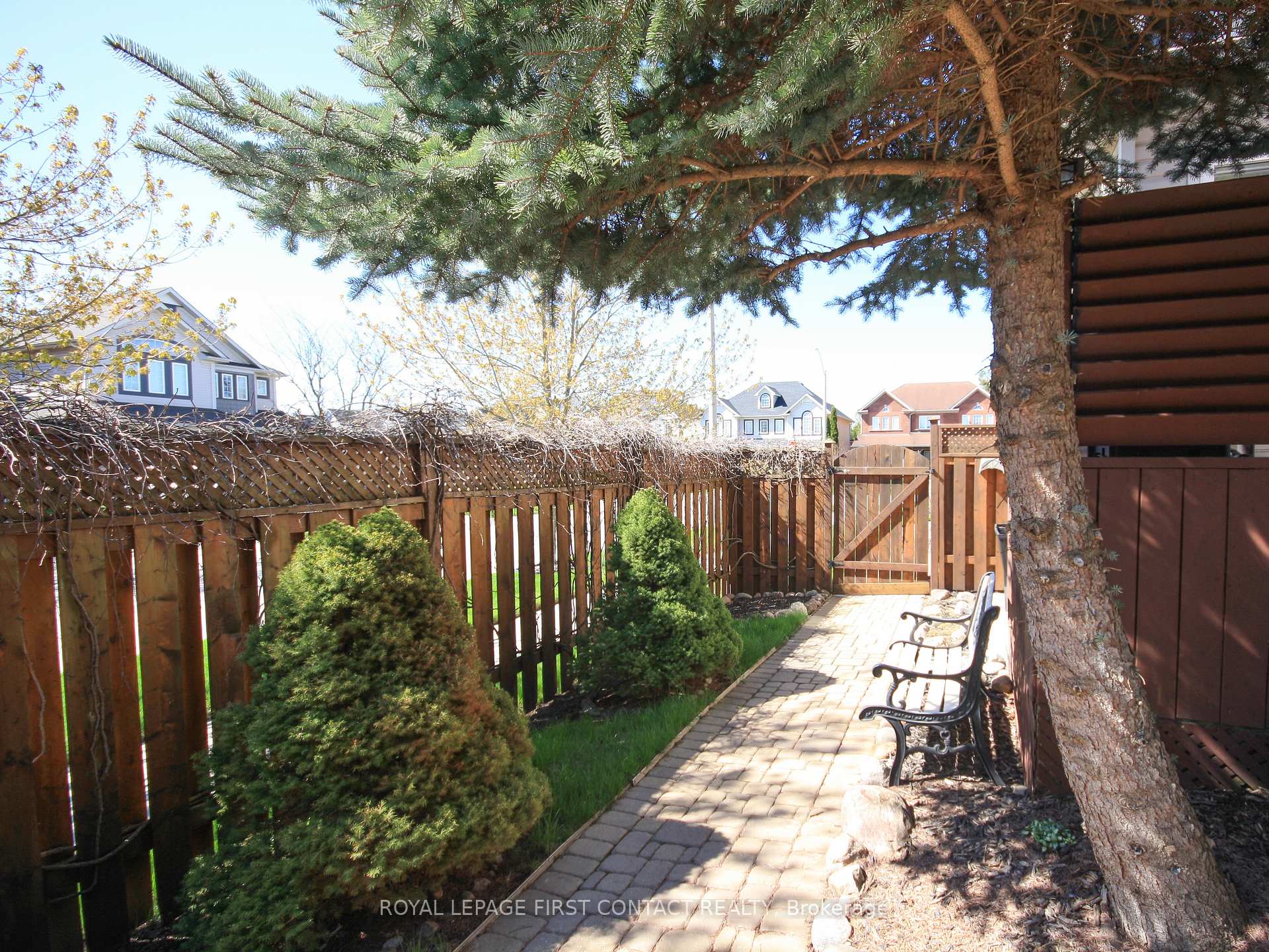 Photo 27 of 47 Birkhall Place, Barrie, Innis-Shore — HOMEH