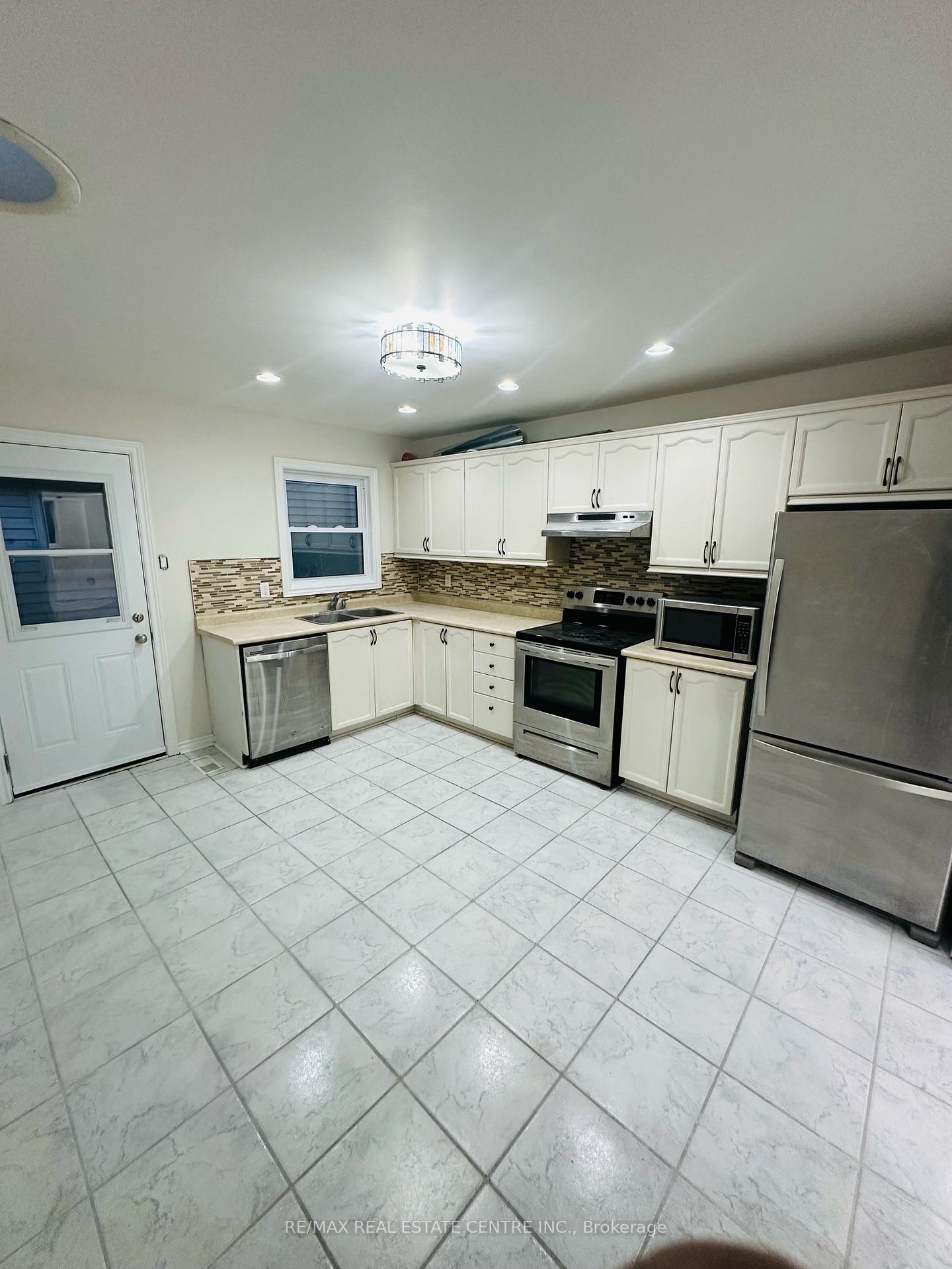Photo 6 of 40 Hopkins Road, Barrie, Grove East — HOMEH