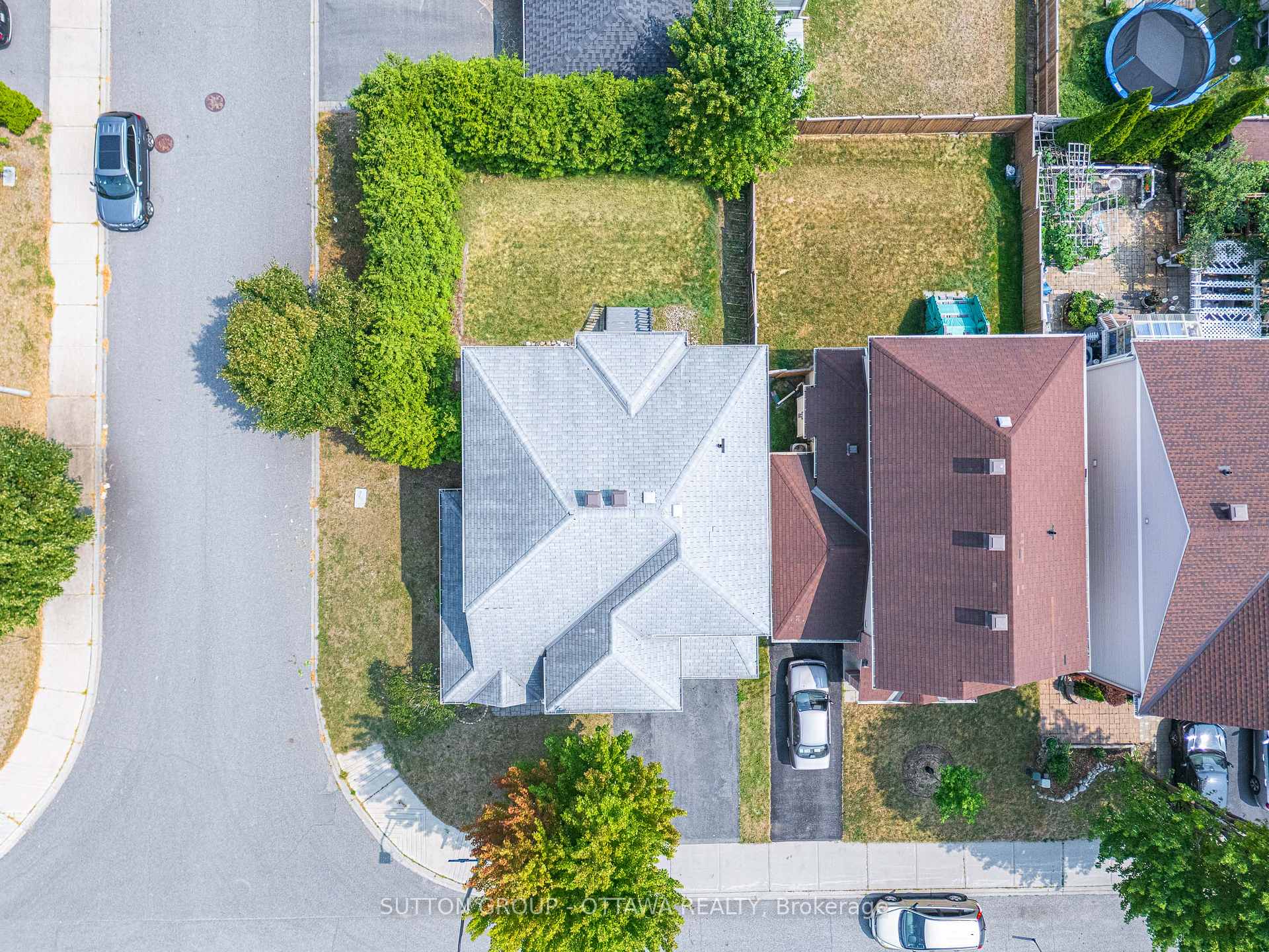 Photo 3 of 145 Grovemont Drive, Ottawa, Barrhaven - Strandherd — HOMEH