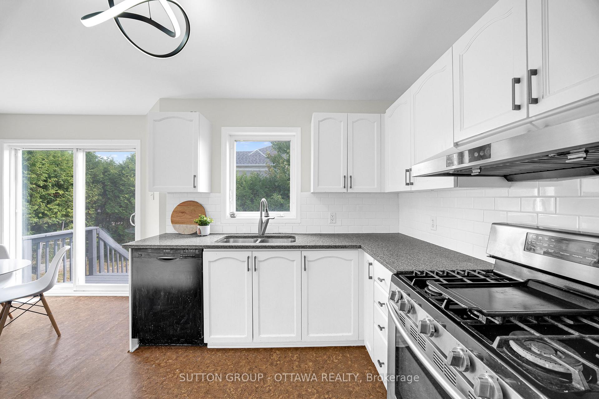 Photo 16 of 145 Grovemont Drive, Ottawa, Barrhaven - Strandherd — HOMEH