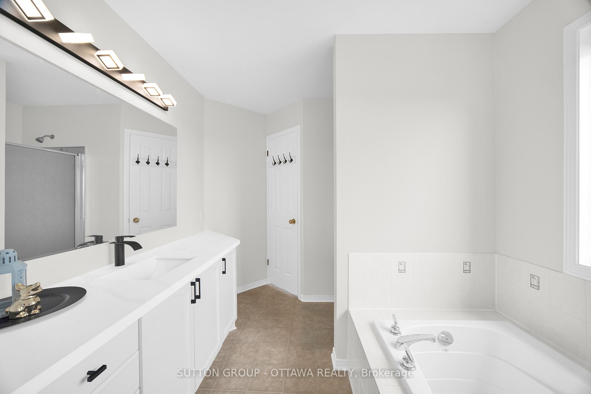 Photo 25 of 145 Grovemont Drive, Ottawa, Barrhaven - Strandherd — HOMEH
