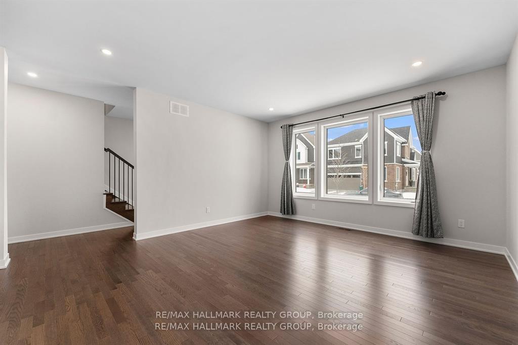 Photo 8 of 249 Appalachian Circle, Ottawa, Barrhaven - Half Moon Bay — HOMEH