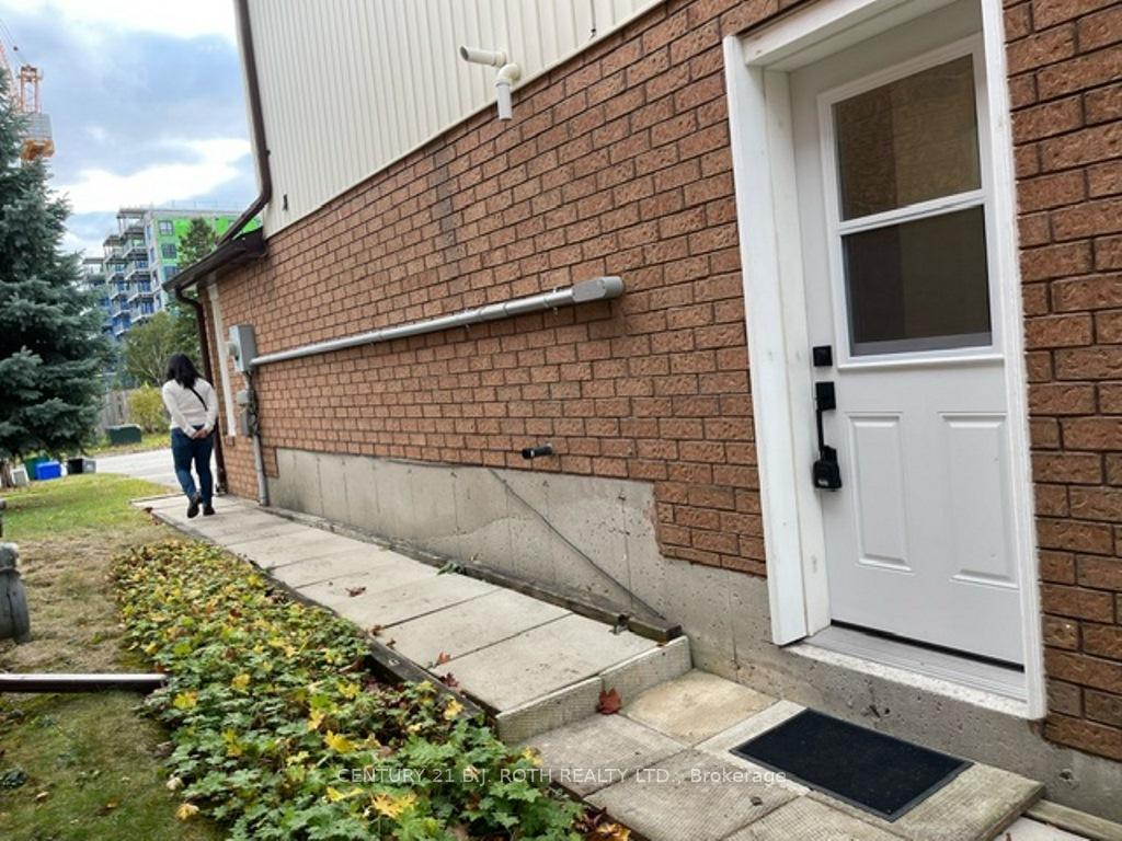 Photo 10 of 78 Mapleton Avenue, Barrie, Holly — HOMEH