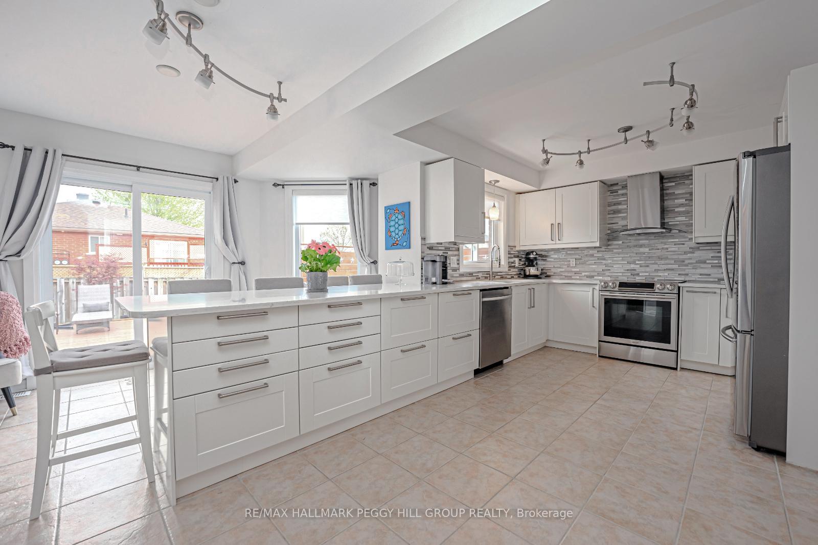 Photo 6 of 36 Knupp Road, Barrie, Edgehill Drive — HOMEH