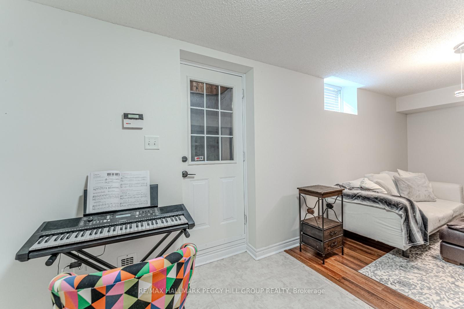 Photo 24 of 36 Knupp Road, Barrie, Edgehill Drive — HOMEH