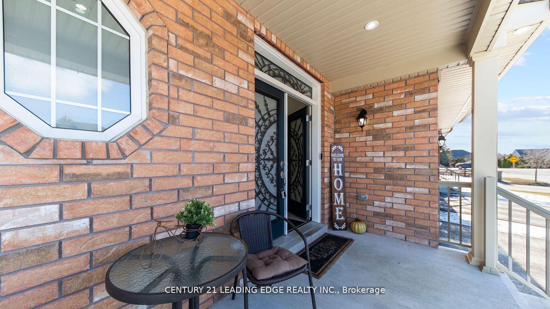 Photo 2 of 11 William Fair Drive, Clarington, Bowmanville — HOMEH