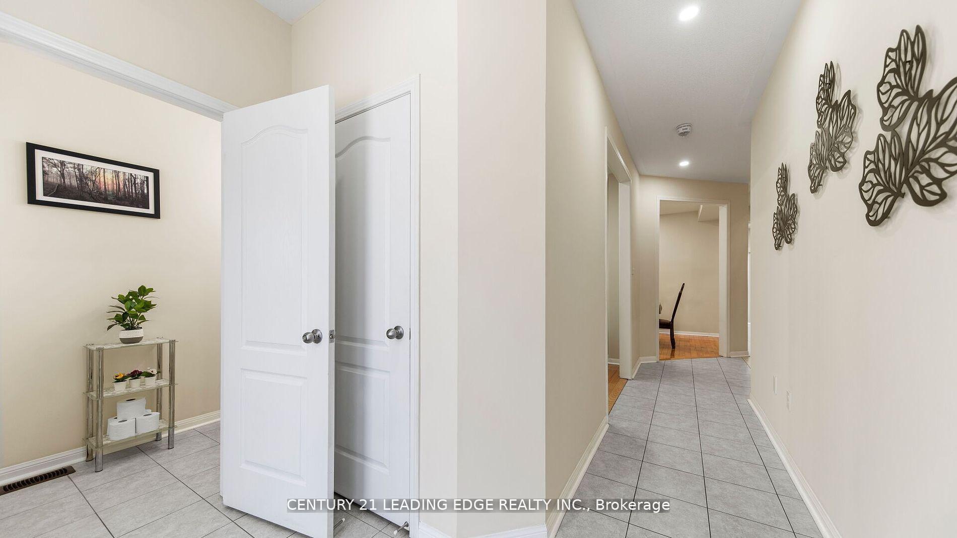 Photo 3 of 11 William Fair Drive, Clarington, Bowmanville — HOMEH