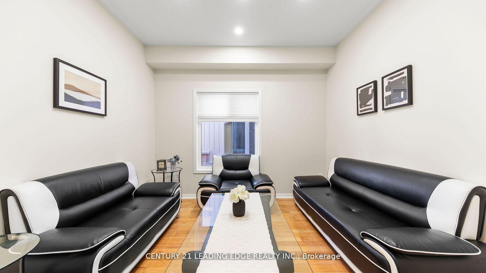 Photo 7 of 11 William Fair Drive, Clarington, Bowmanville — HOMEH